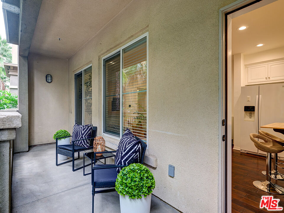 Playa Vista, California, 90094, United States, 2 Bedrooms Bedrooms, ,2 BathroomsBathrooms,Residential,For Sale,1917212