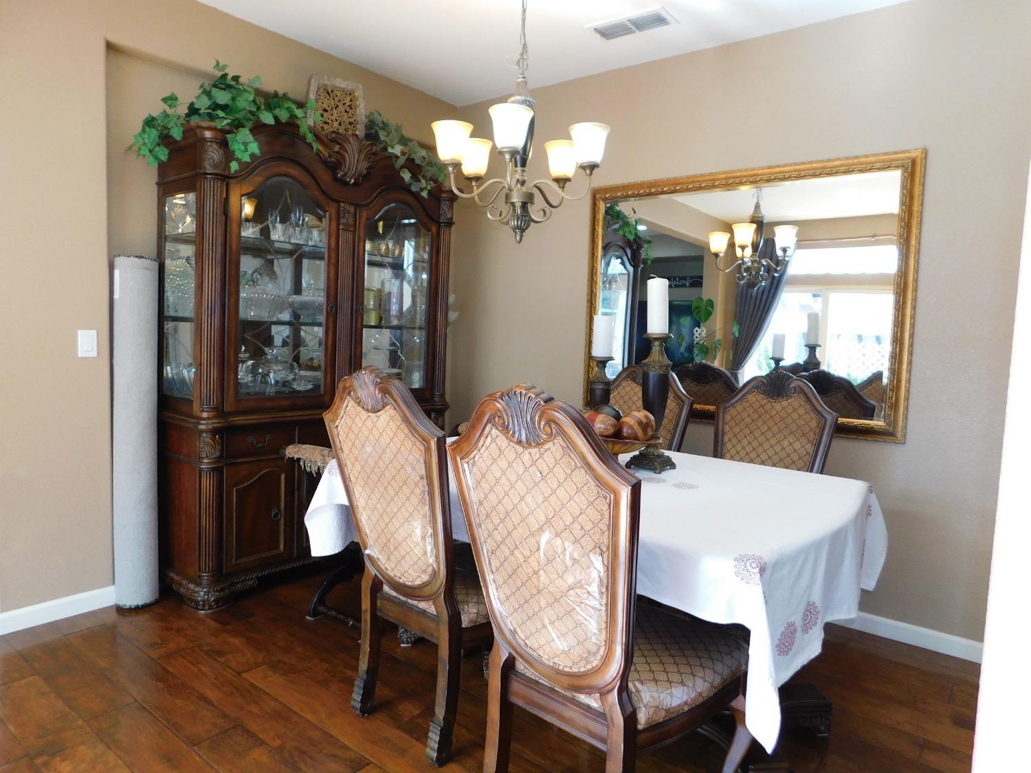 Stockton, California, 95205, United States, 5 Bedrooms Bedrooms, ,3 BathroomsBathrooms,Residential,For Sale,1935590