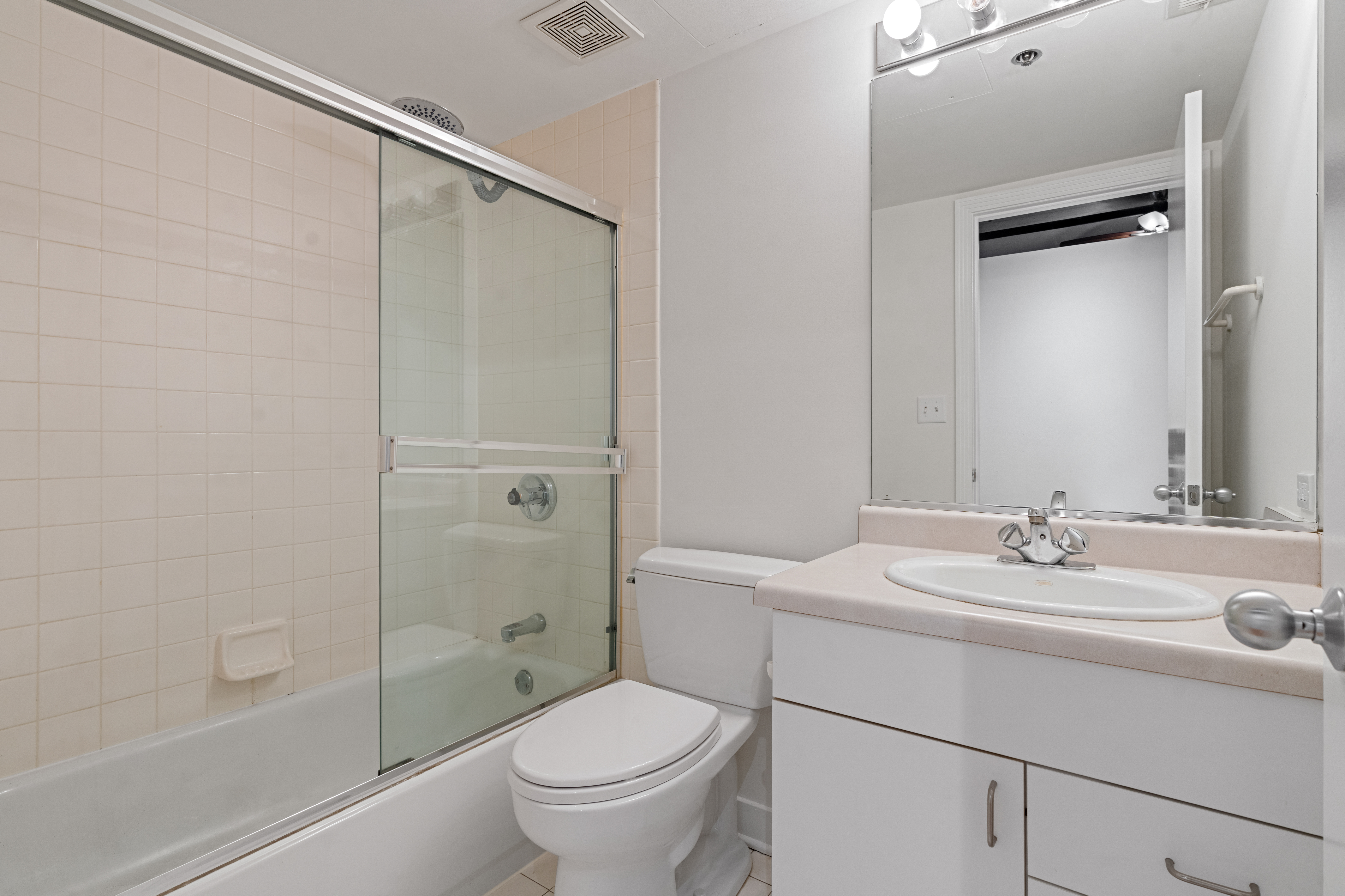  Stunning 2-bedroom, 2-bath Loft in the Heart of River North - 物件實景