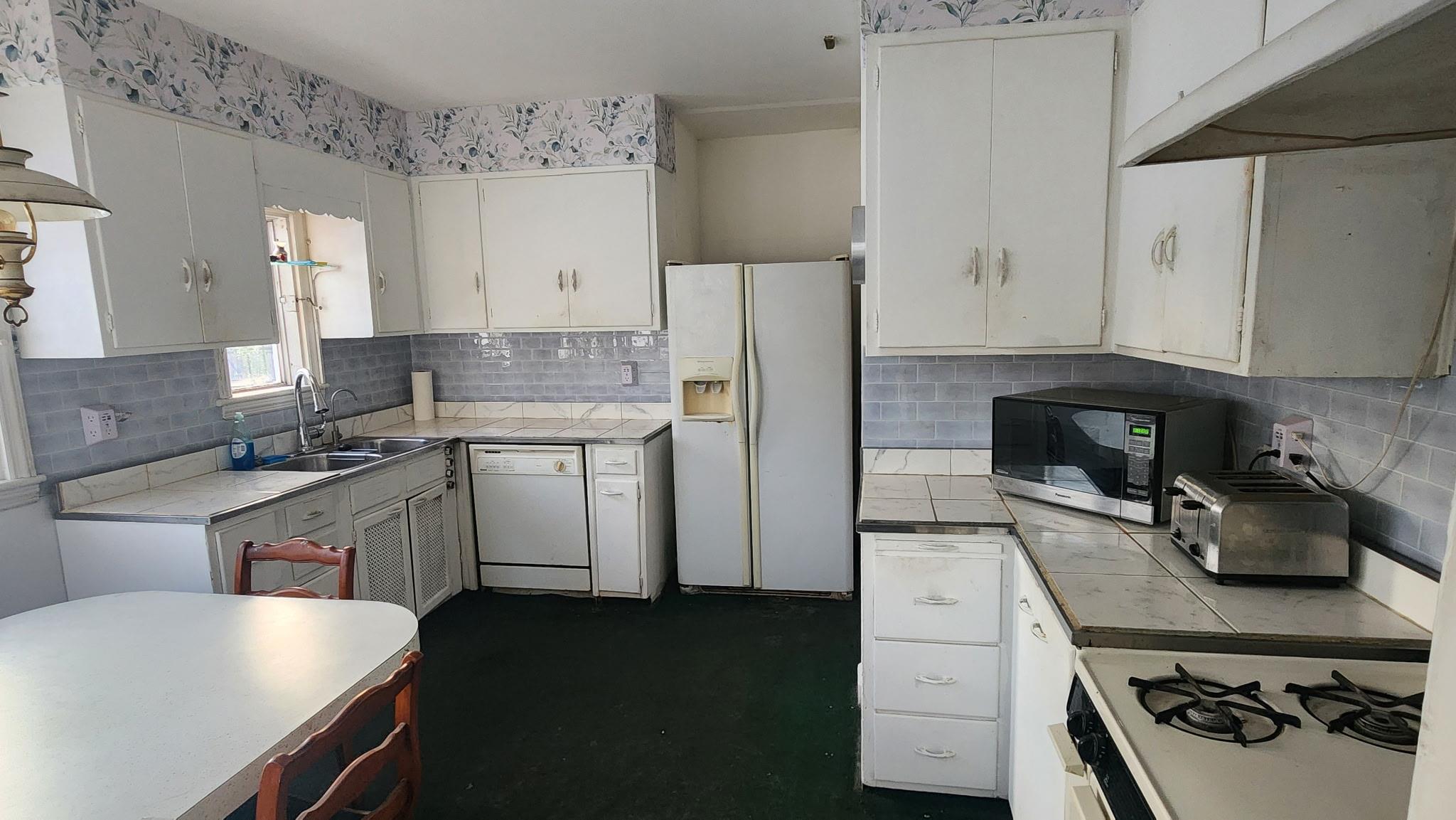Malverne, New York, 11565, United States, 4 Bedrooms Bedrooms, ,2 BathroomsBathrooms,Residential,For Sale,1907627
