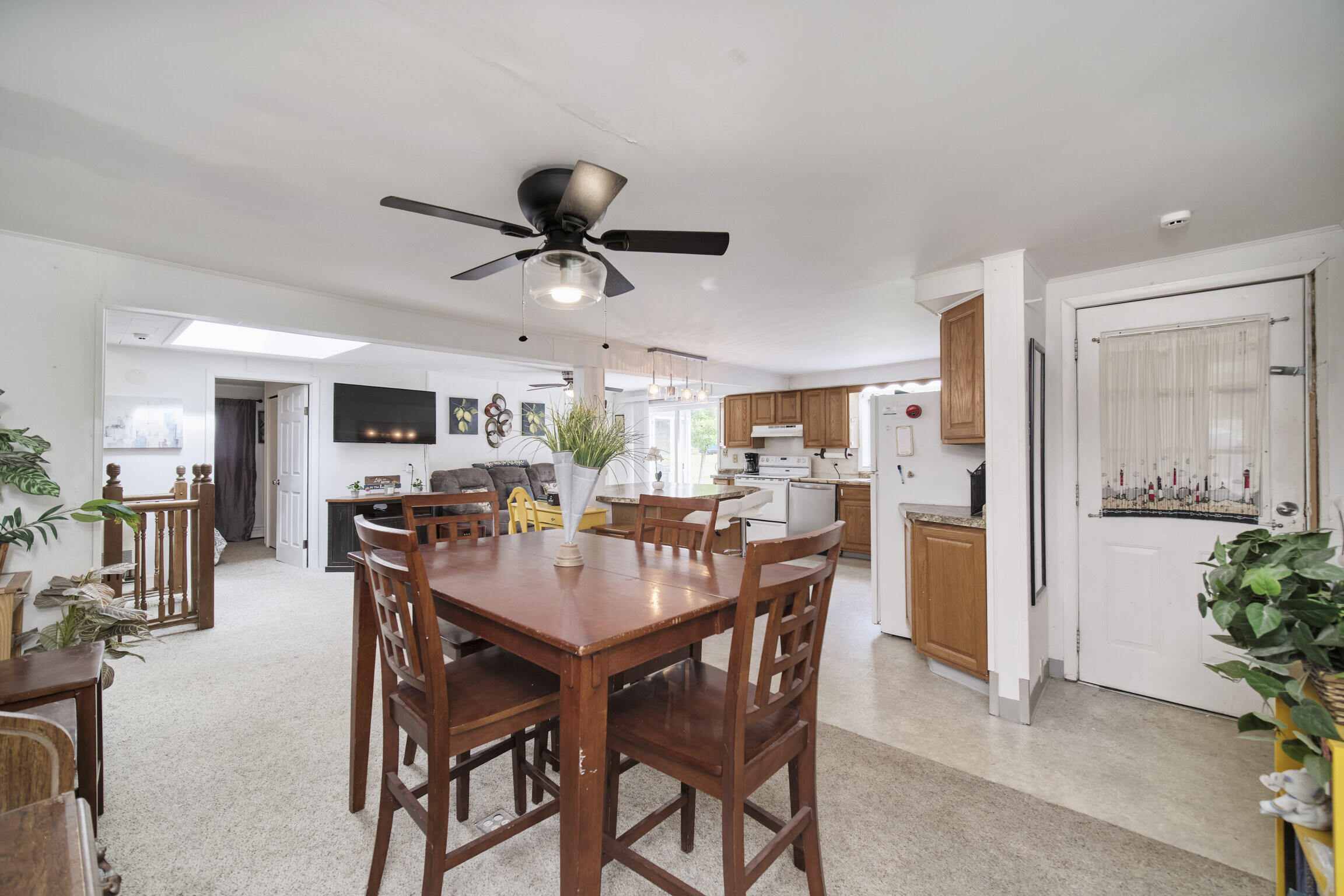 Manistee, Michigan, 49660, United States, 7 Bedrooms Bedrooms, ,3 BathroomsBathrooms,Residential,For Sale,1943241