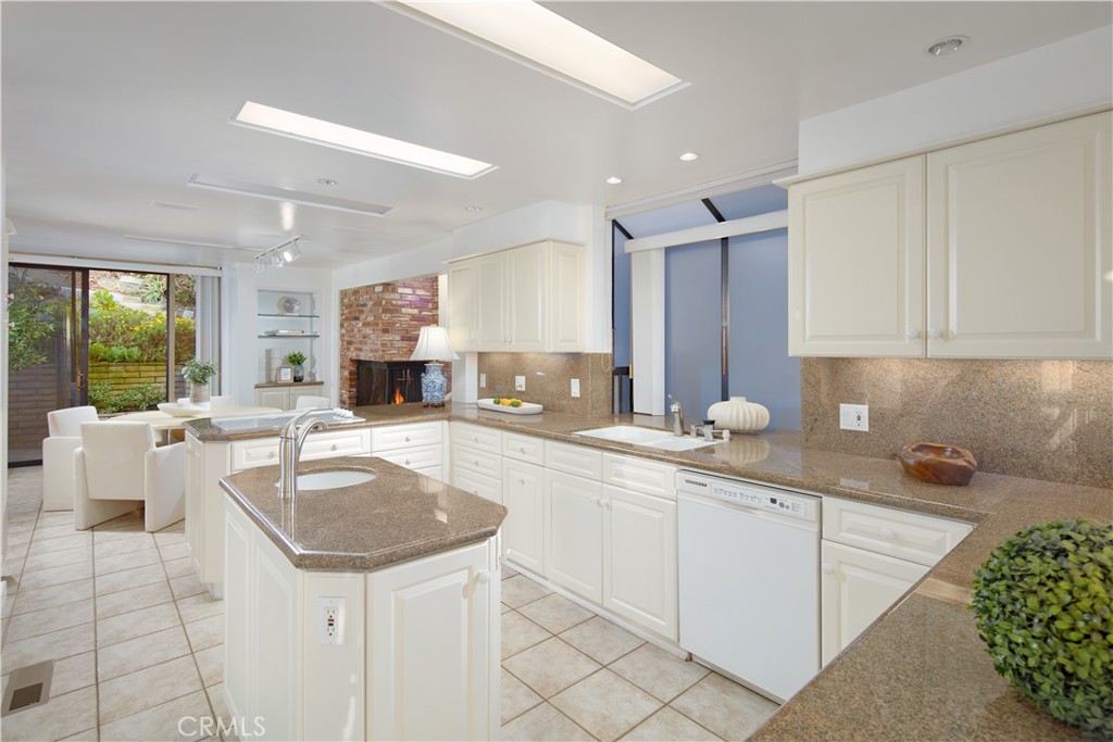 3024 Breakers Drive, Corona del Mar, California, 92625, United States, 7 Bedrooms Bedrooms, ,6 BathroomsBathrooms,Residential,For Sale,3024 Breakers Drive,1681016