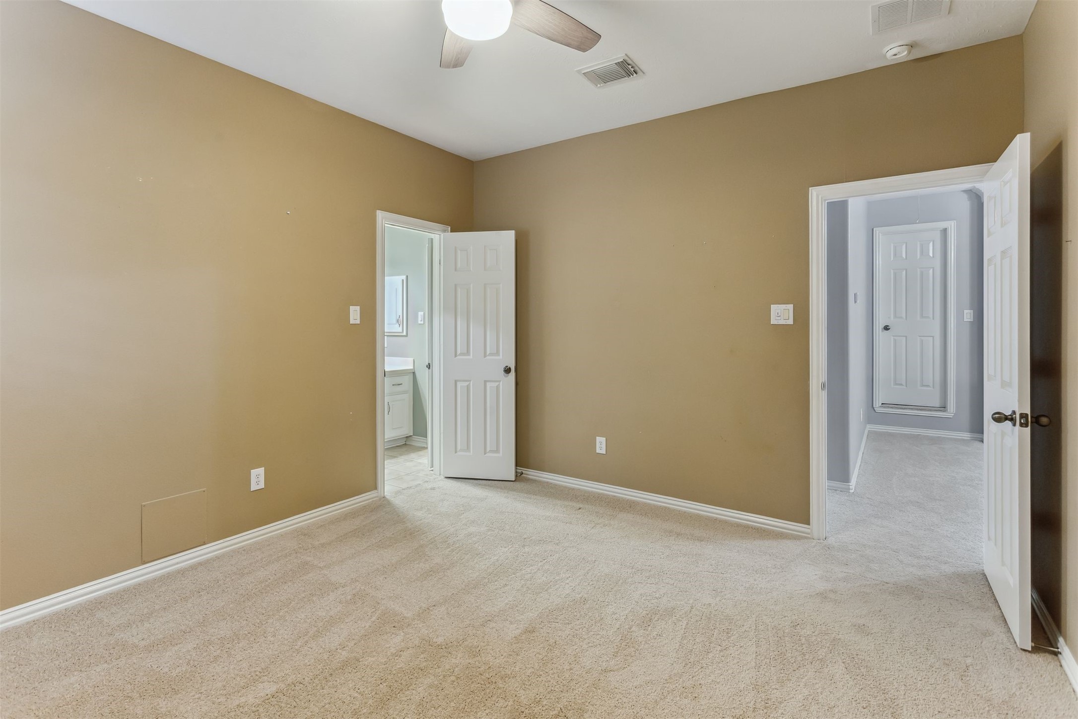 Sugar Land, Texas, 77479, United States, 5 Bedrooms Bedrooms, ,5 BathroomsBathrooms,Residential,For Sale,1837689
