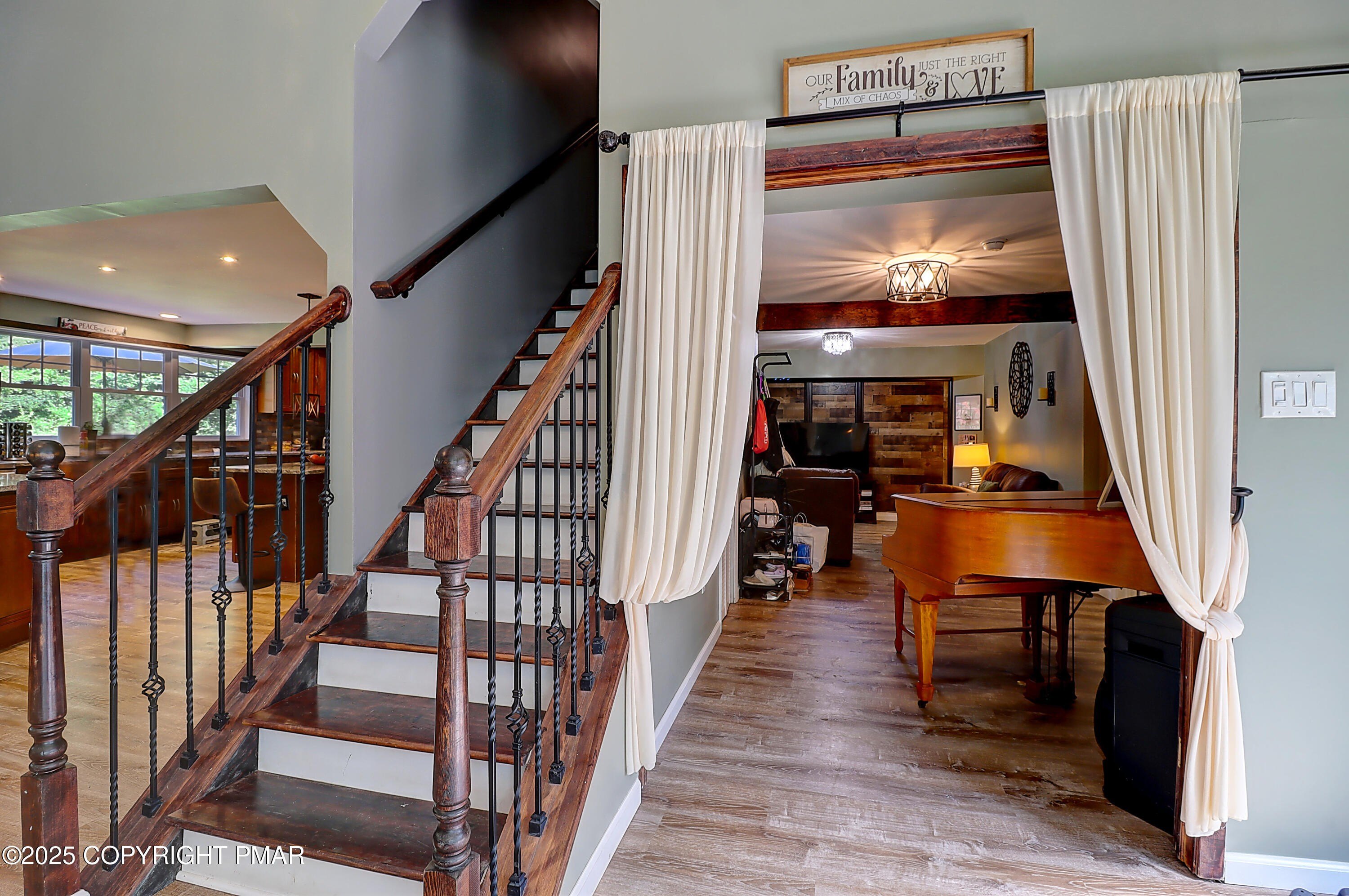 Blakeslee, Pennsylvania, 18610, United States, 4 Bedrooms Bedrooms, ,4 BathroomsBathrooms,Residential,For Sale,1982561