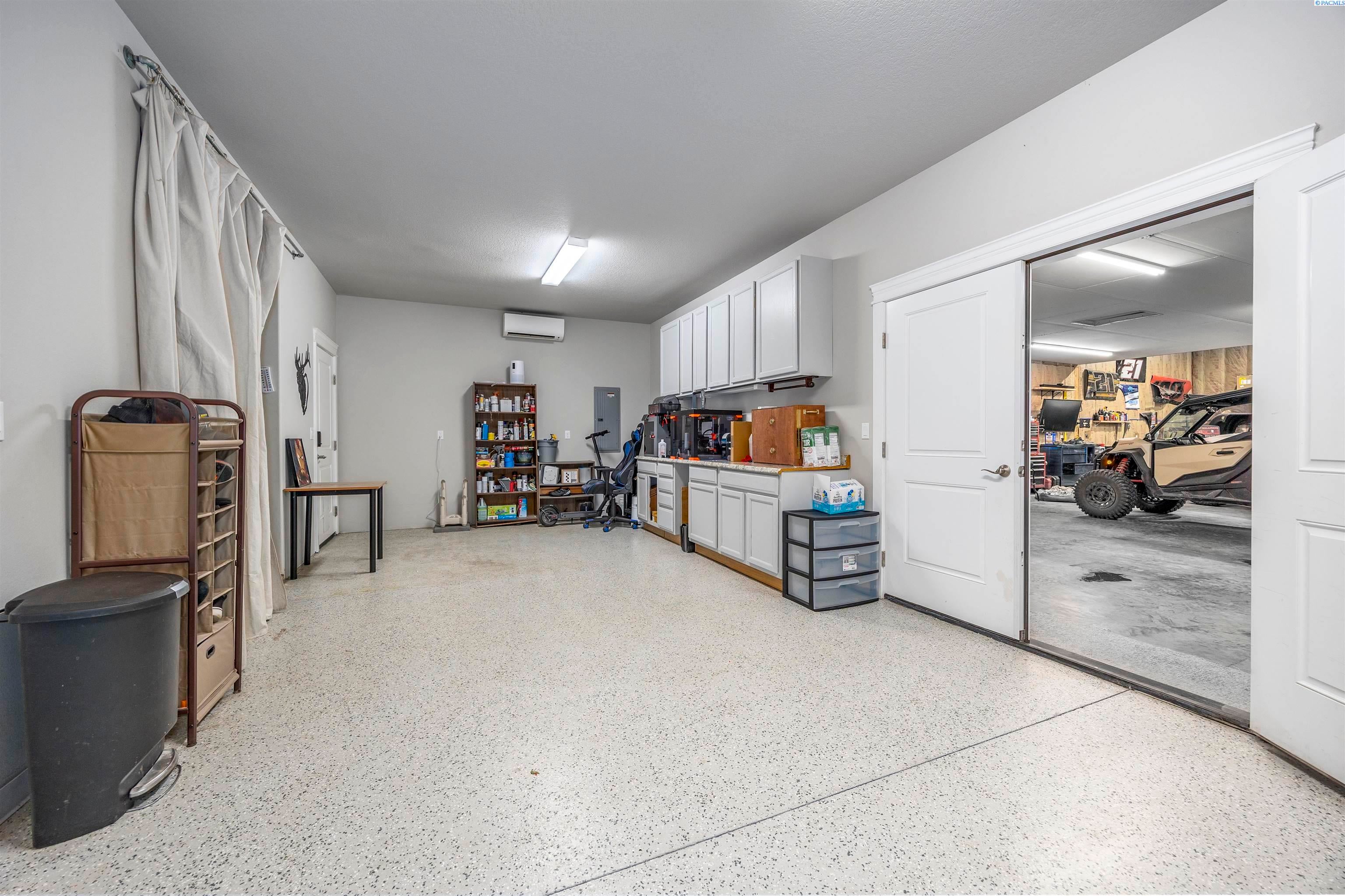 West Richland, Washington, 99353, United States, 3 Bedrooms Bedrooms, ,3 BathroomsBathrooms,Residential,For Sale,2038482
