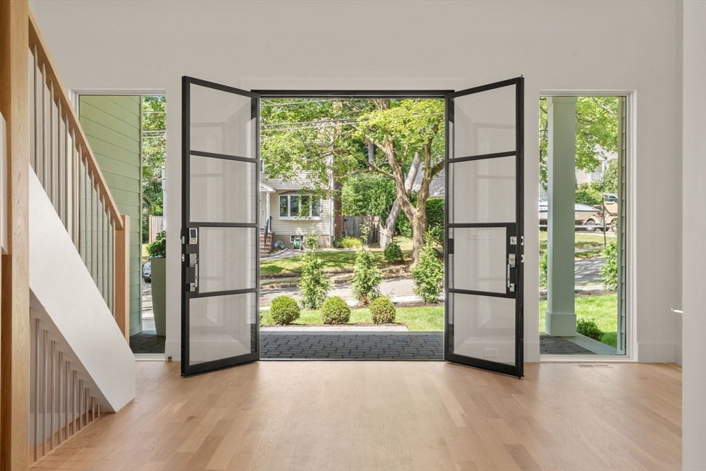 Newton, Massachusetts, 02461, United States, 6 Bedrooms Bedrooms, ,7 BathroomsBathrooms,Residential,For Sale,1882798