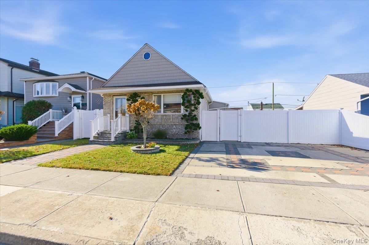 Island Park, New York, 11558, United States, 2 Bedrooms Bedrooms, ,1 BathroomBathrooms,Residential,For Sale,1998541