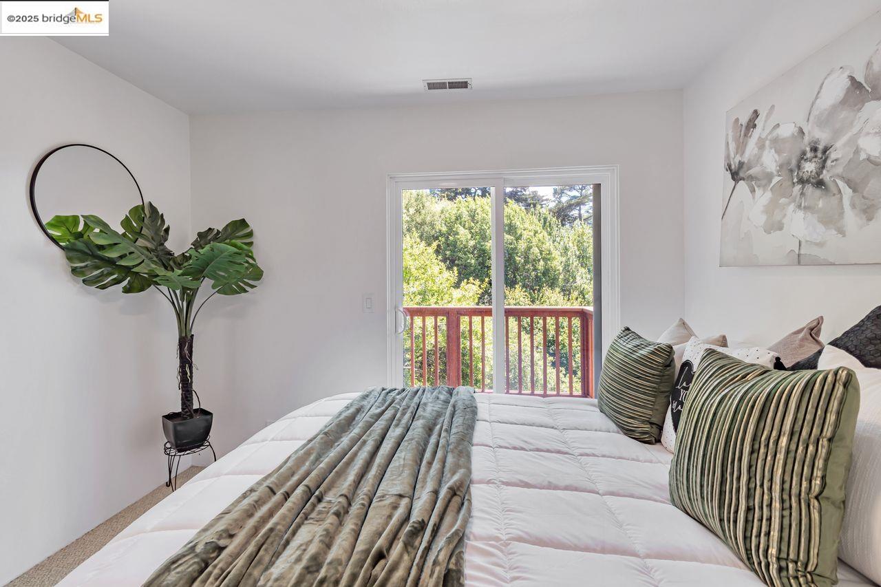 Oakland, California, 94611, United States, 4 Bedrooms Bedrooms, ,2 BathroomsBathrooms,Residential,For Sale,1906699