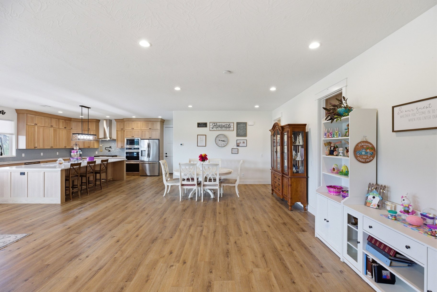  5 Acres • Two Homes In One • Horse Property With Flexible Living Options - 物件實景