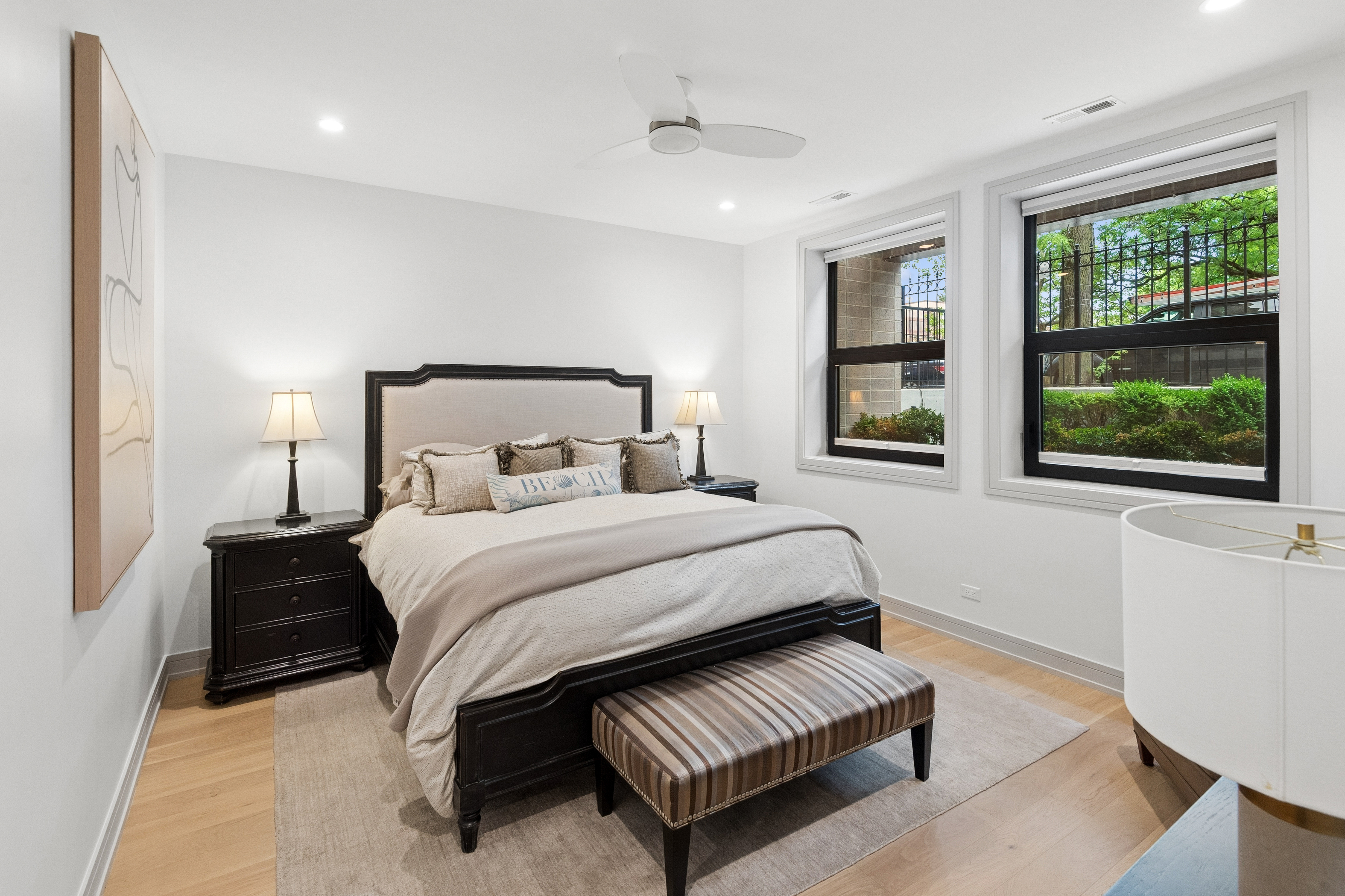  Welcome to this Exceptional Duplex Residence in theHheart of Lincoln Park - 物件實景