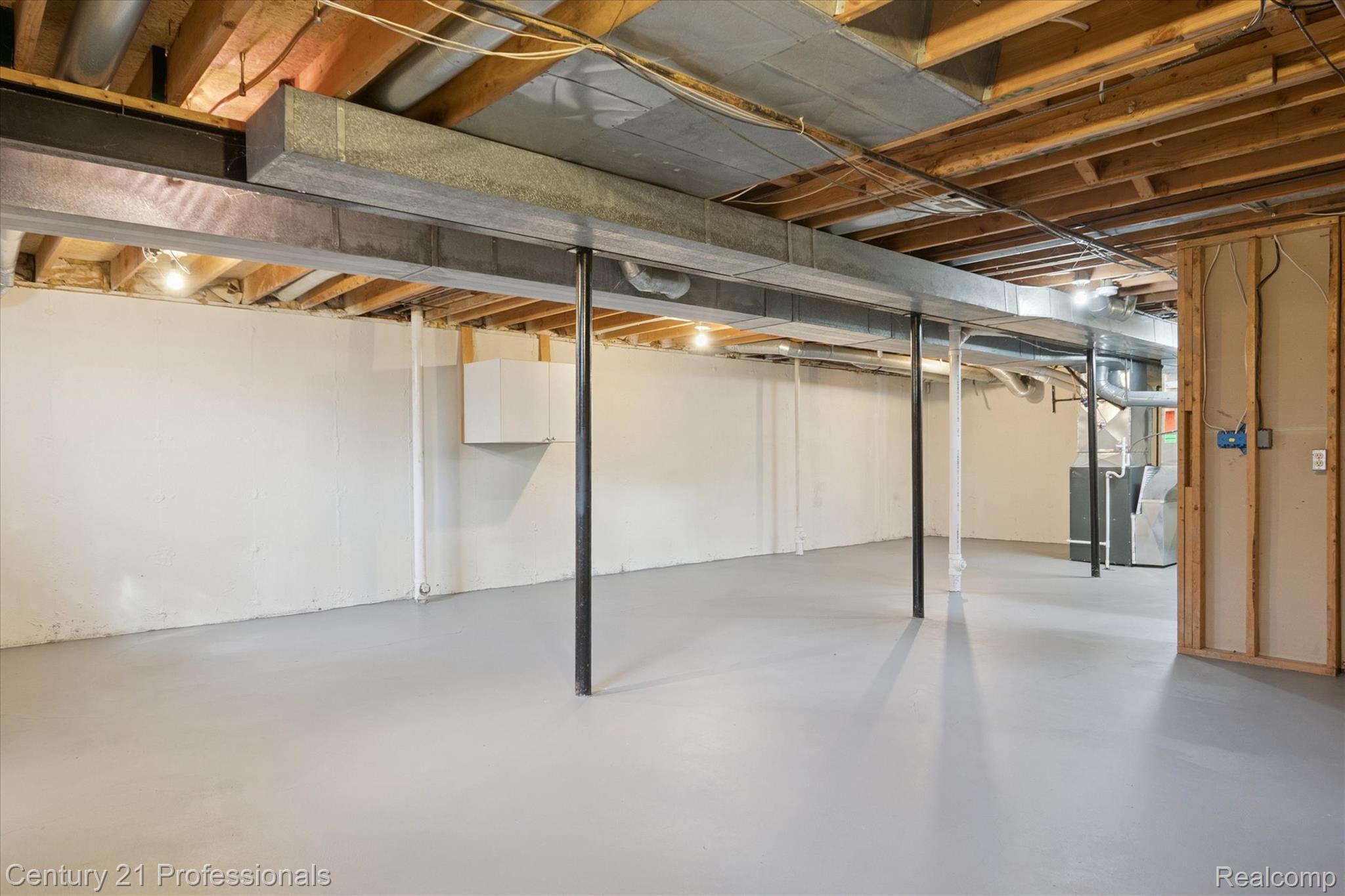 Northville, Michigan, 48167, United States, 4 Bedrooms Bedrooms, ,3 BathroomsBathrooms,Residential,For Sale,1980855