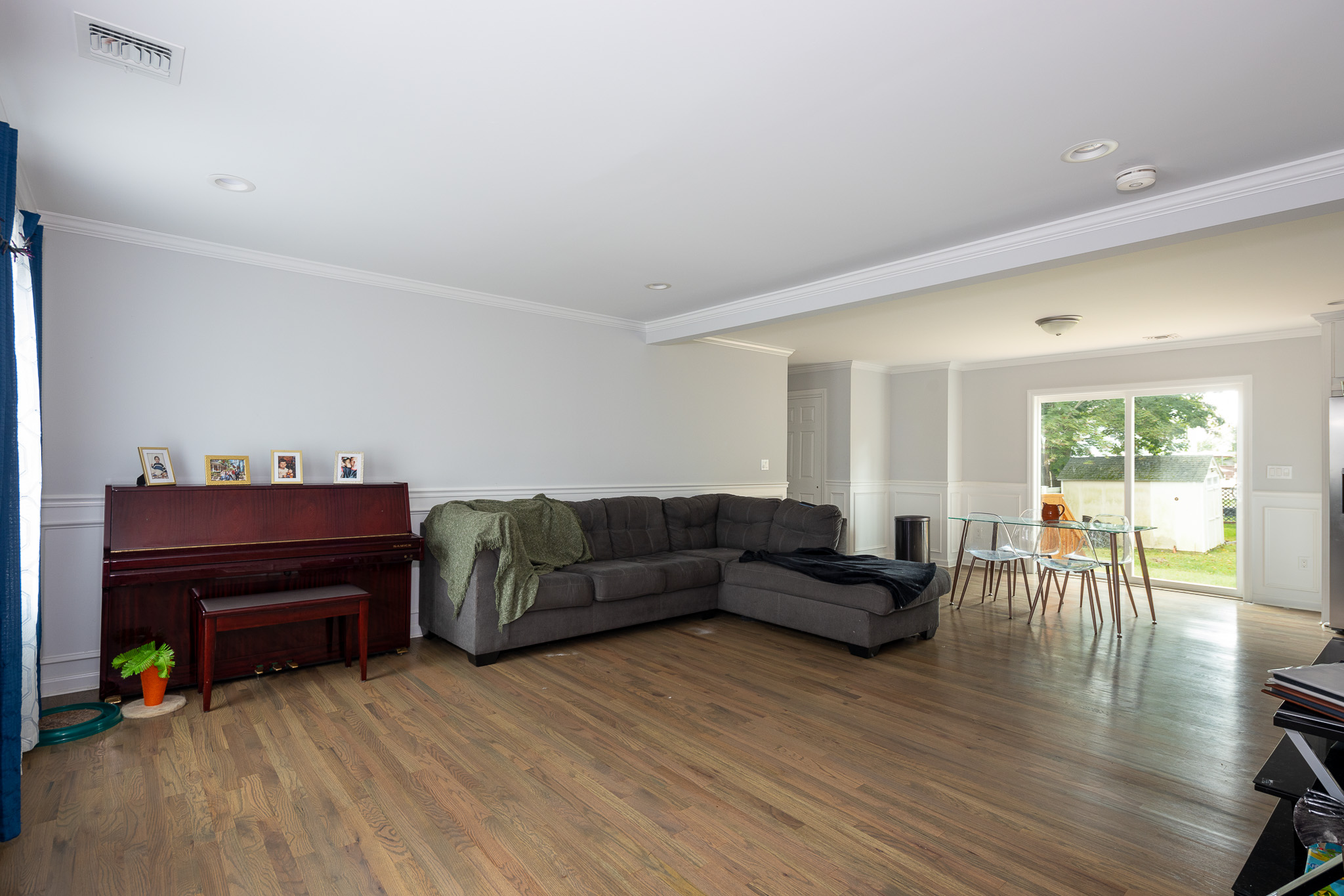 8 Narcissus Road W, Mastic Beach, New York, 11951, United States, 4 Bedrooms Bedrooms, ,3 BathroomsBathrooms,Residential,For Sale,8 Narcissus Road W,1659609