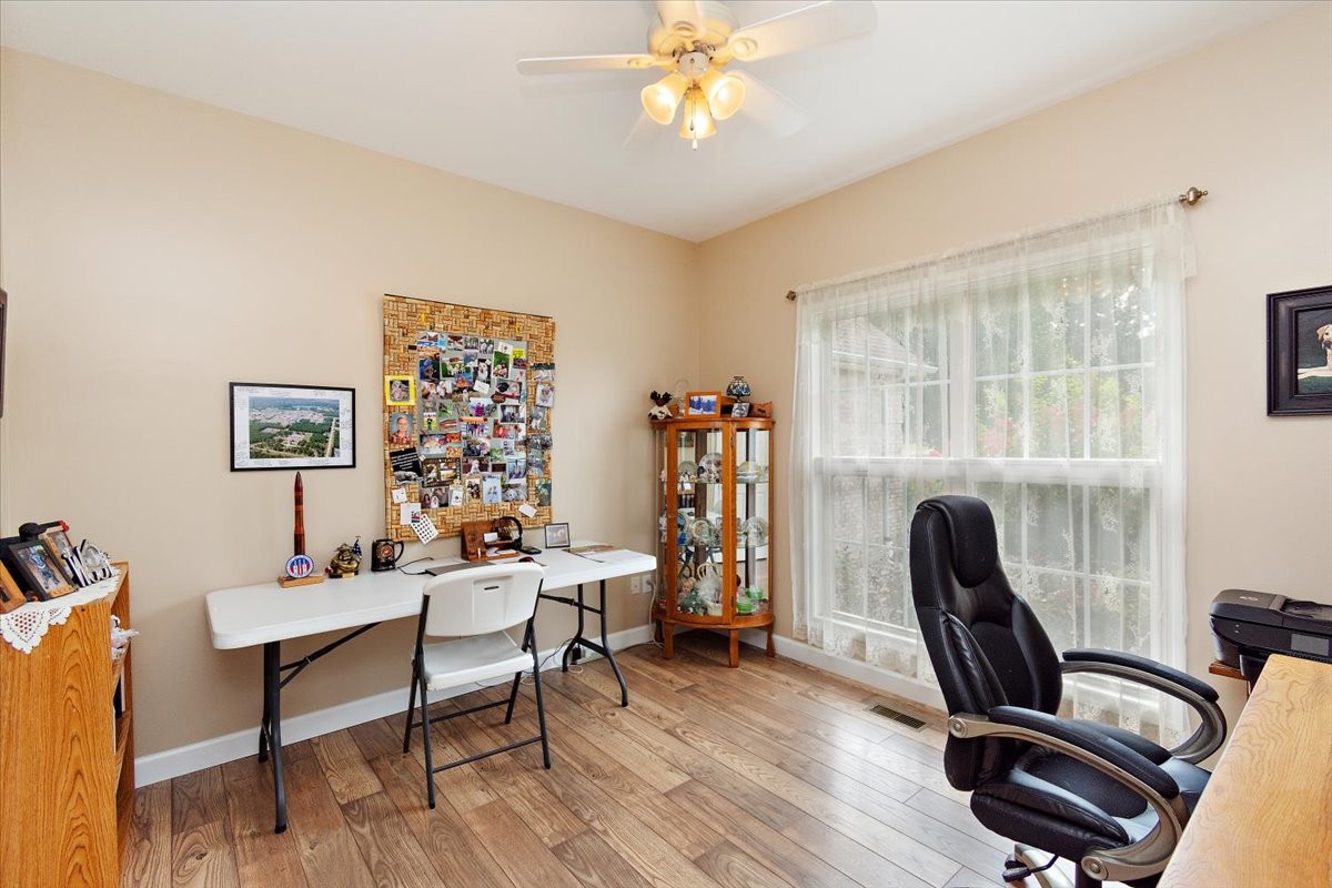 Manchester, Tennessee, 37355, United States, 3 Bedrooms Bedrooms, ,2 BathroomsBathrooms,Residential,For Sale,1907523