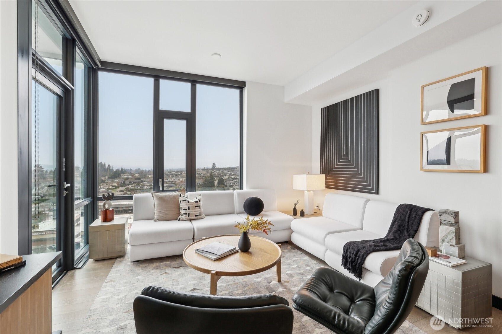 Bellevue, Washington, 98004, United States, 1 Bedroom Bedrooms, ,1 BathroomBathrooms,Residential,For Sale,1901140
