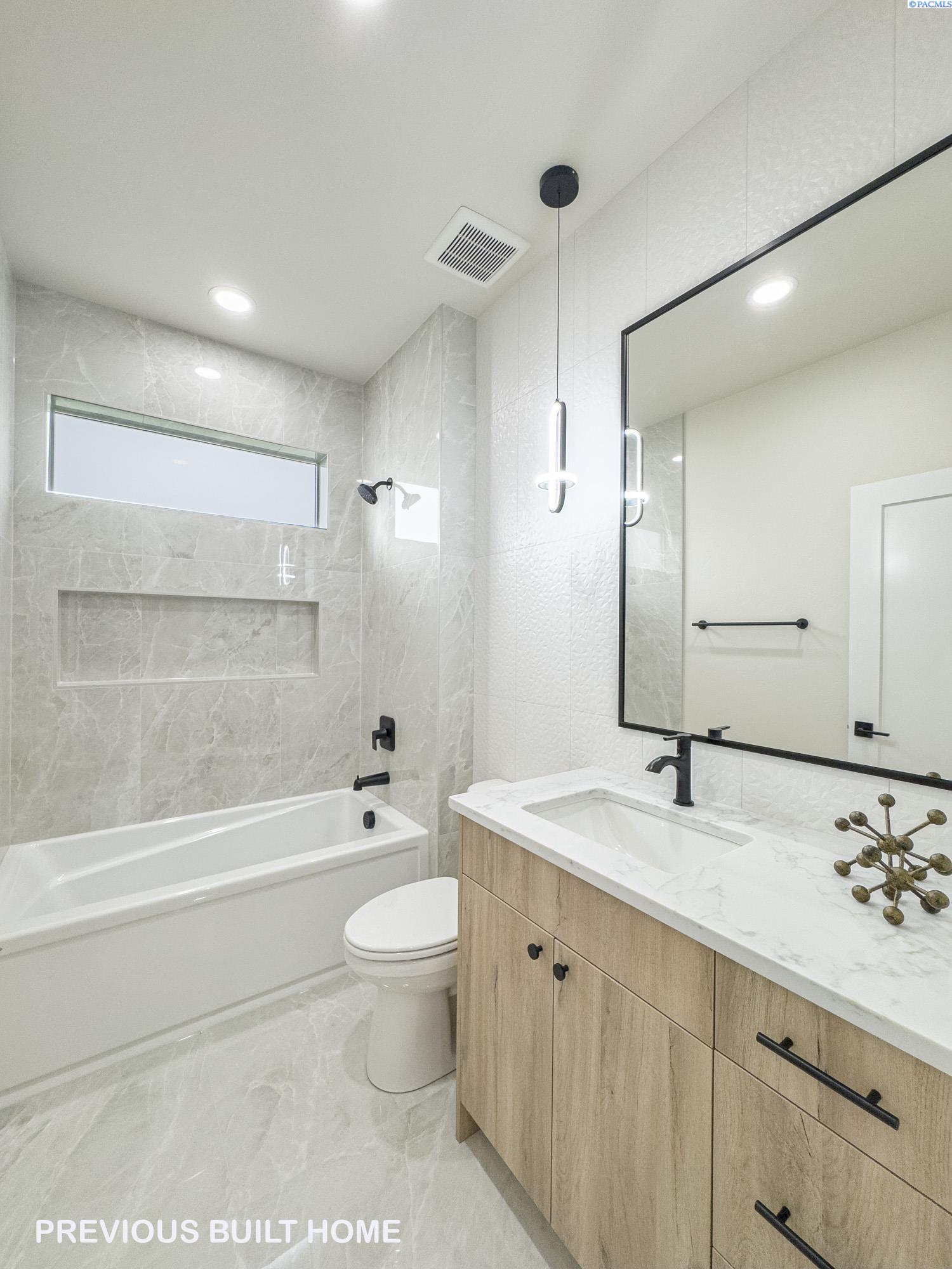 Richland, Washington, 99352, United States, 4 Bedrooms Bedrooms, ,3 BathroomsBathrooms,Residential,For Sale,1918279