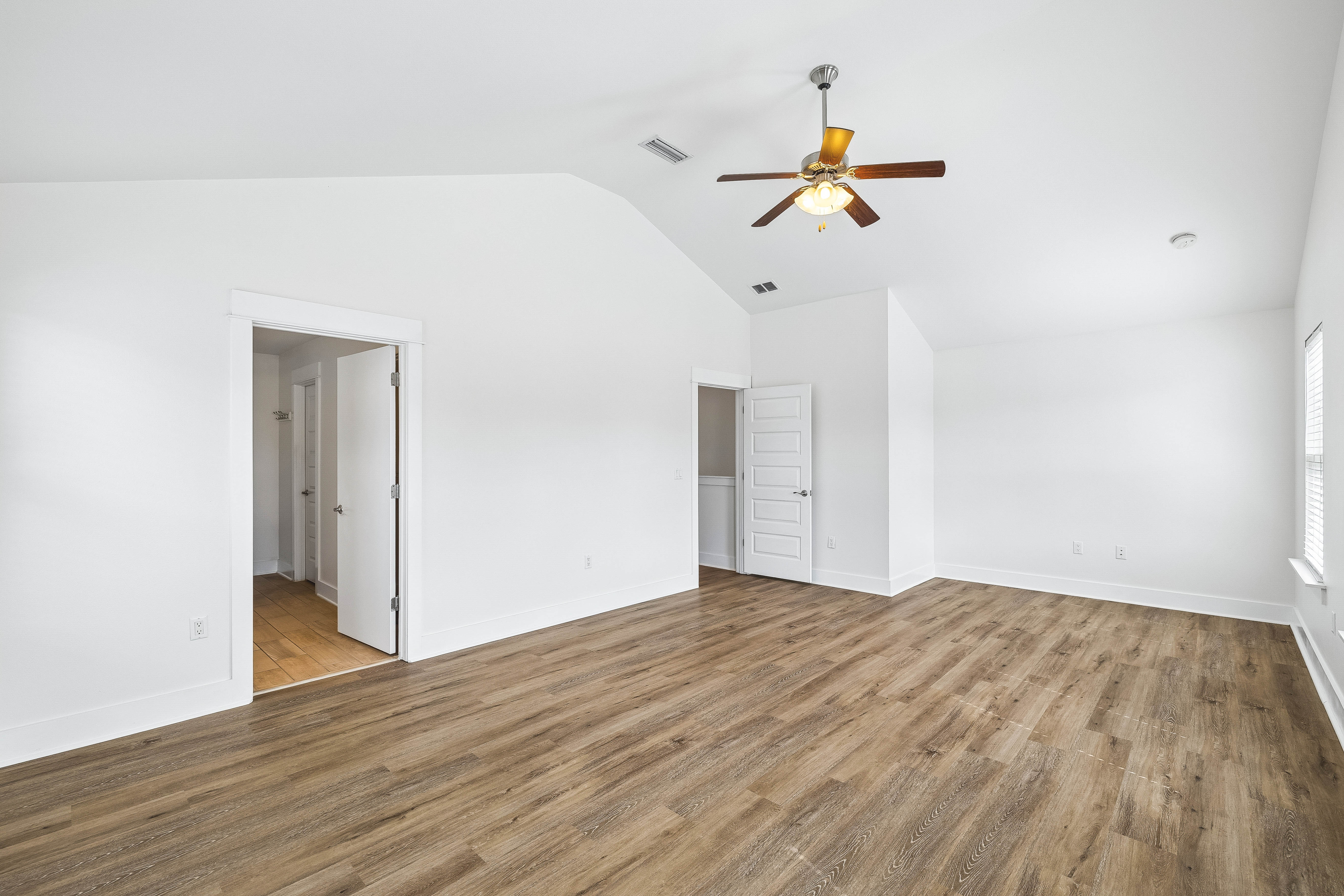  Private Cul-de-Sac Retreat in Point Washington - 物件實景