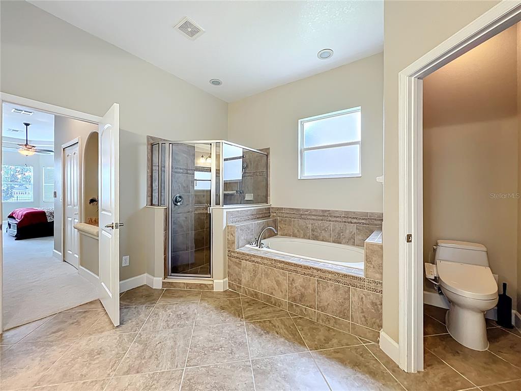 Orlando, Florida, 32829, United States, 4 Bedrooms Bedrooms, ,4 BathroomsBathrooms,Residential,For Sale,1913798
