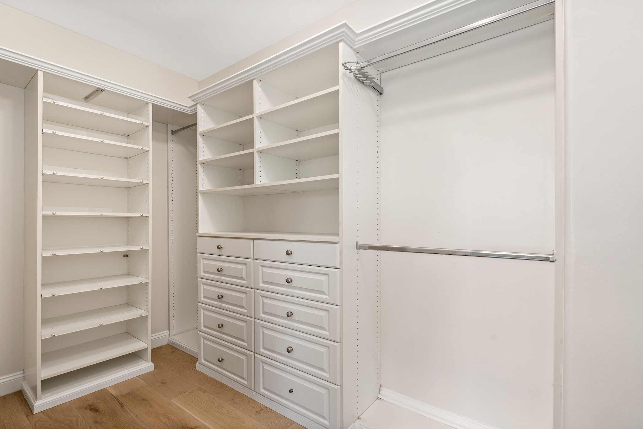  8041 Bulwer Dr - 物件實景