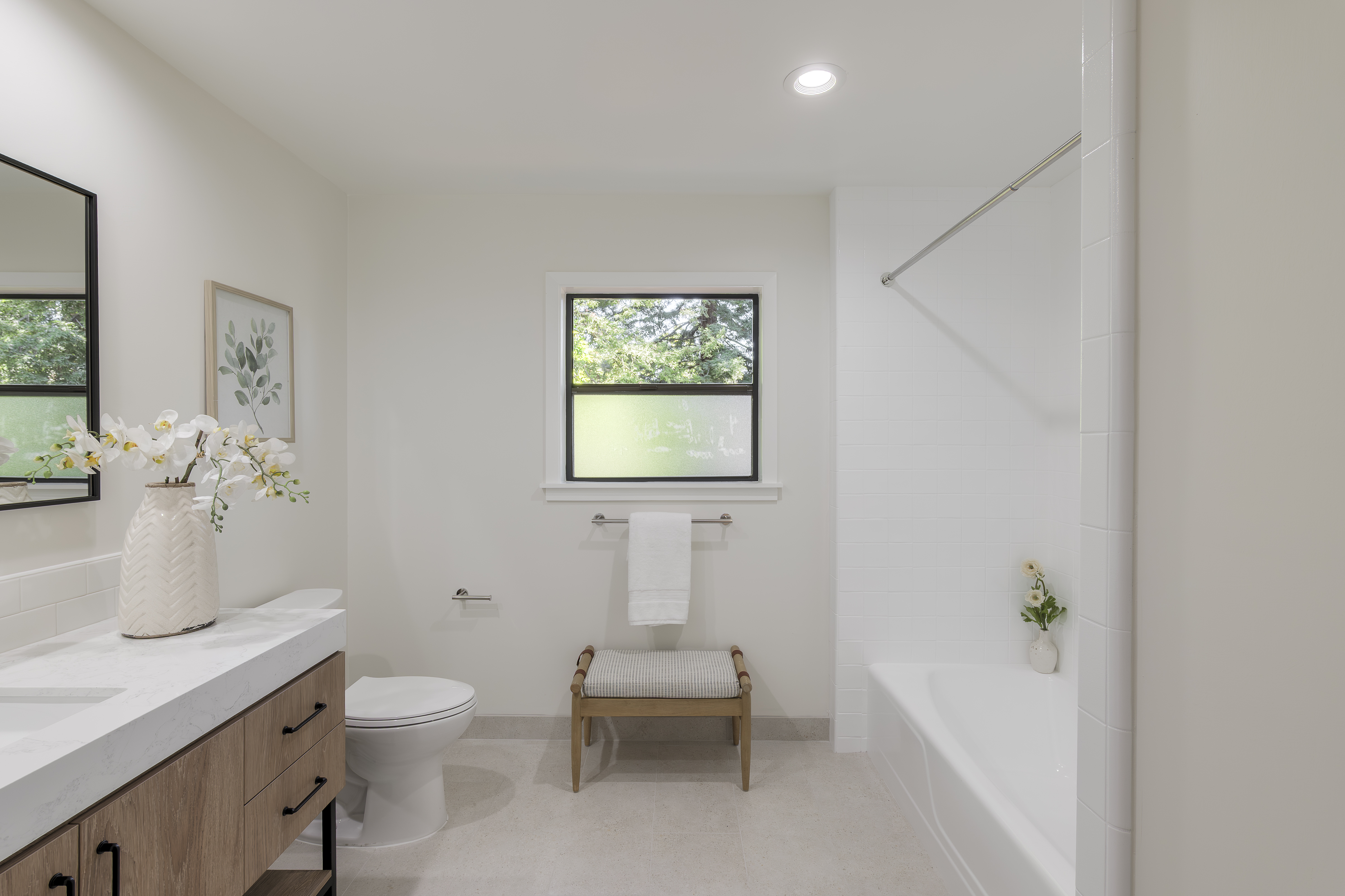  Updated Traditional Home on a Large Lot - 物件實景