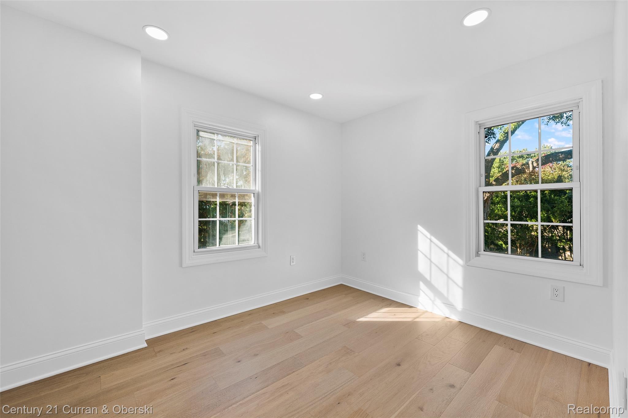 Dearborn, Michigan, 48124, United States, 4 Bedrooms Bedrooms, ,3 BathroomsBathrooms,Residential,For Sale,1979492