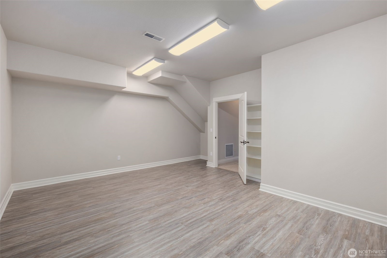 Ilwaco, Washington, 98624, United States, 3 Bedrooms Bedrooms, ,3 BathroomsBathrooms,Residential,For Sale,1978270