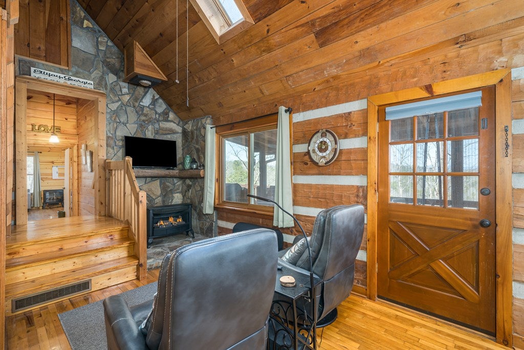 Ellijay, Georgia, 30540, United States, 4 Bedrooms Bedrooms, ,4 BathroomsBathrooms,Residential,For Sale,1858933