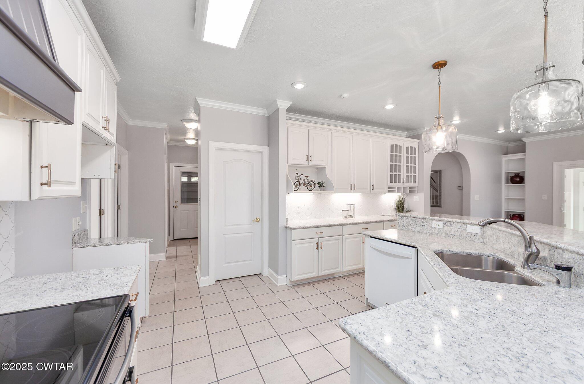 Humboldt, Tennessee, 38343, United States, 4 Bedrooms Bedrooms, ,5 BathroomsBathrooms,Residential,For Sale,1818356