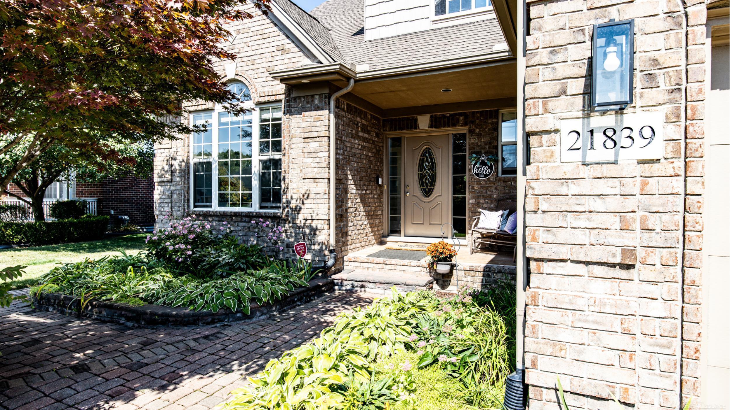 Macomb, Michigan, 48044, United States, 4 Bedrooms Bedrooms, ,3 BathroomsBathrooms,Residential,For Sale,1983565