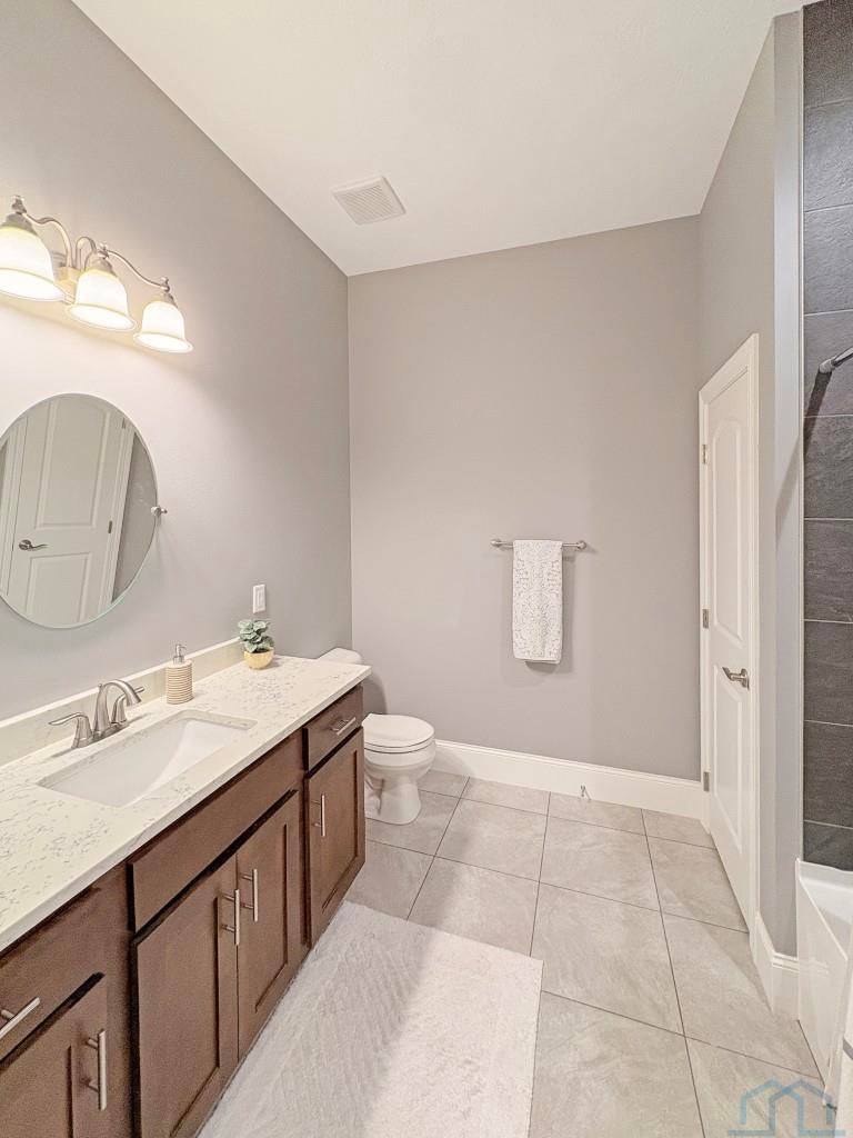 Dakota Dunes, South Dakota, 57049, United States, 5 Bedrooms Bedrooms, ,3 BathroomsBathrooms,Residential,For Sale,2012063