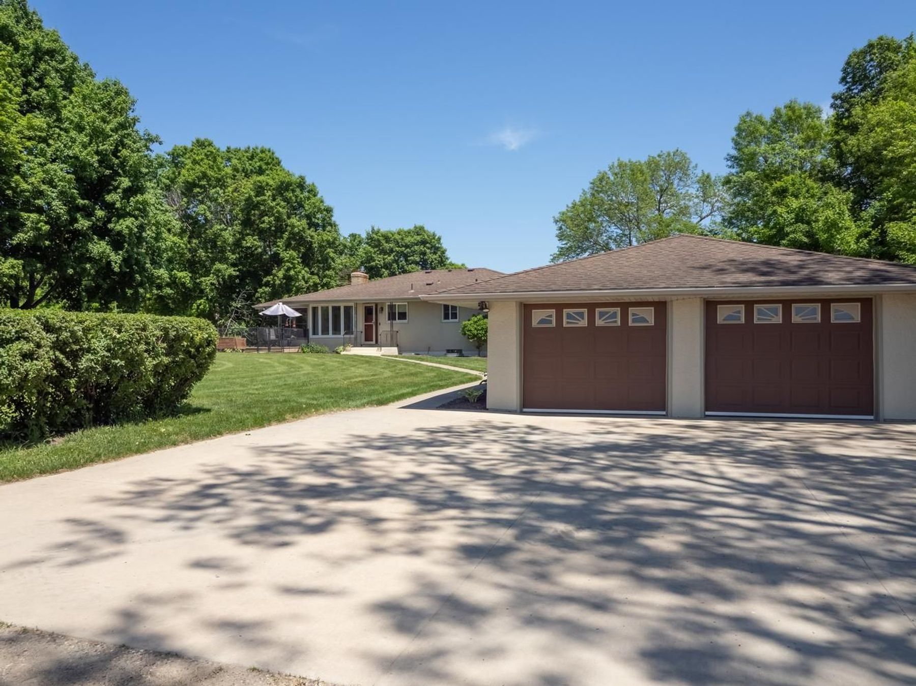  Beautifully Maintained Living with Maple Lake Views - 物件實景