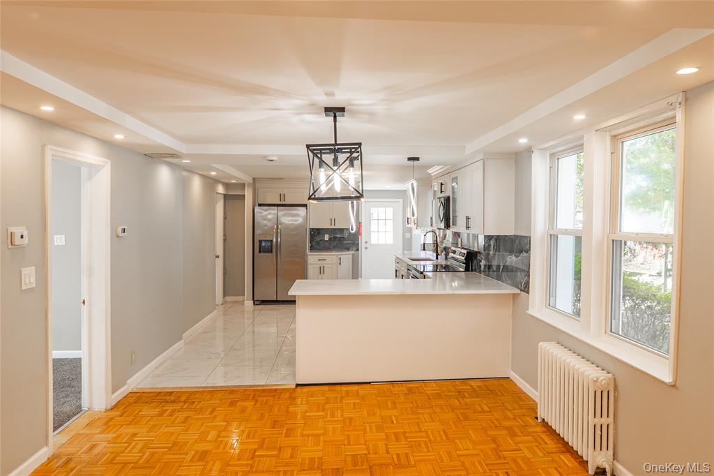 Amityville, New York, 11701, United States, 6 Bedrooms Bedrooms, ,3 BathroomsBathrooms,Residential,For Sale,1989653