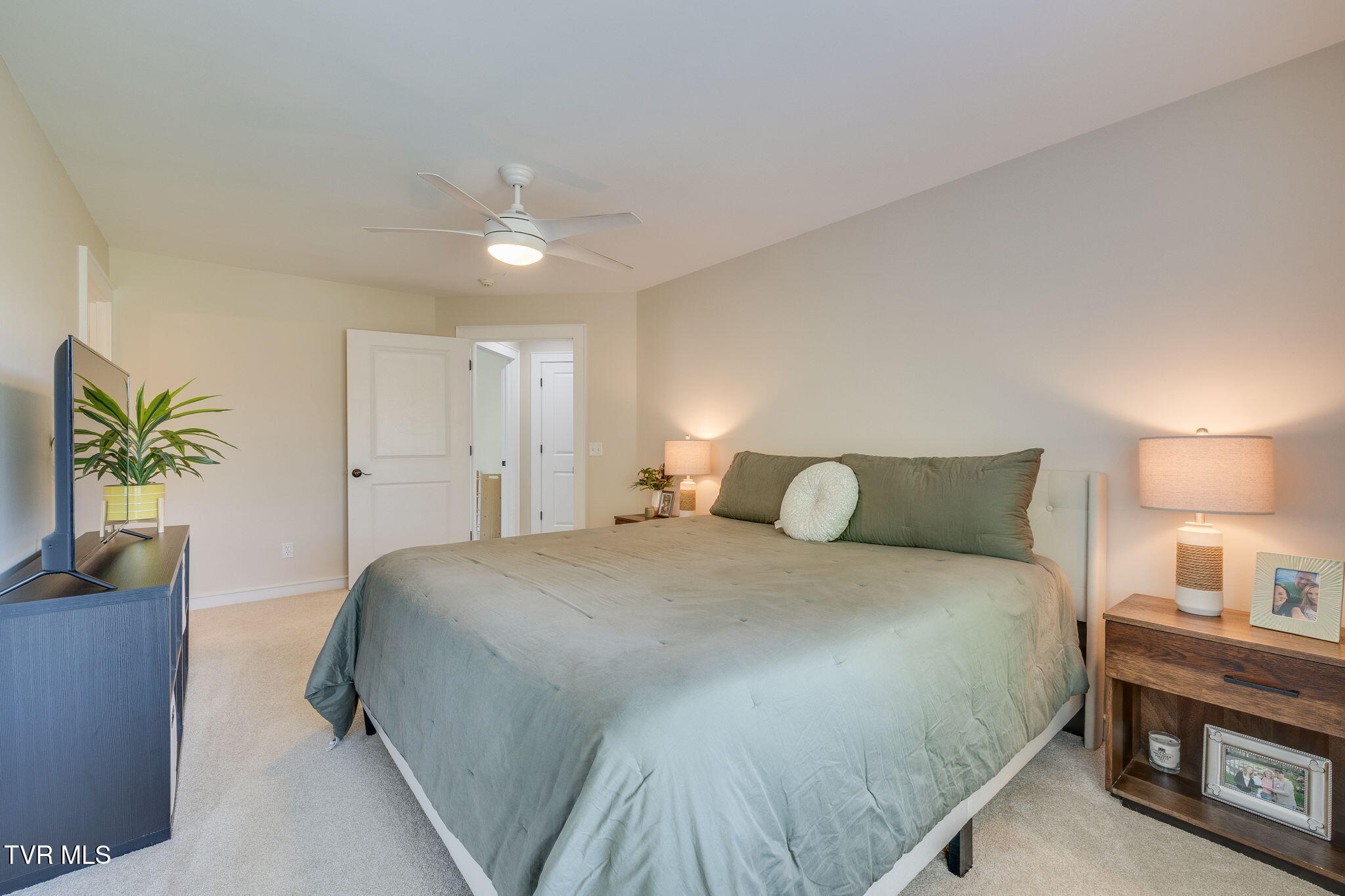 Kingsport, Tennessee, 37664, United States, 5 Bedrooms Bedrooms, ,5 BathroomsBathrooms,Residential,For Sale,1982177