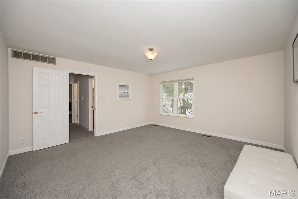 Chesterfield, Missouri, 63017, United States, 5 Bedrooms Bedrooms, ,4 BathroomsBathrooms,Residential,For Sale,2002009