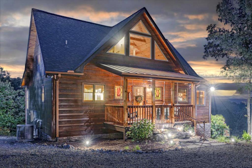 Morganton, Georgia, 30560, United States, 3 Bedrooms Bedrooms, ,4 BathroomsBathrooms,Residential,For Sale,2001017