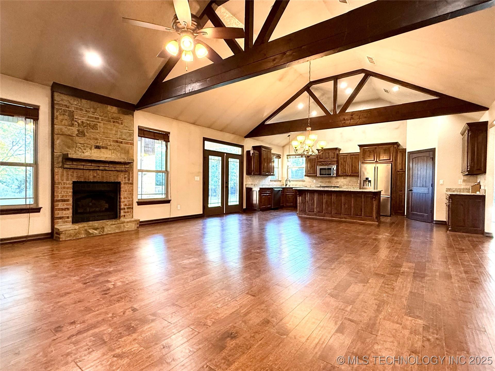 Checotah, Oklahoma, 74426, United States, 4 Bedrooms Bedrooms, ,4 BathroomsBathrooms,Residential,For Sale,1980942