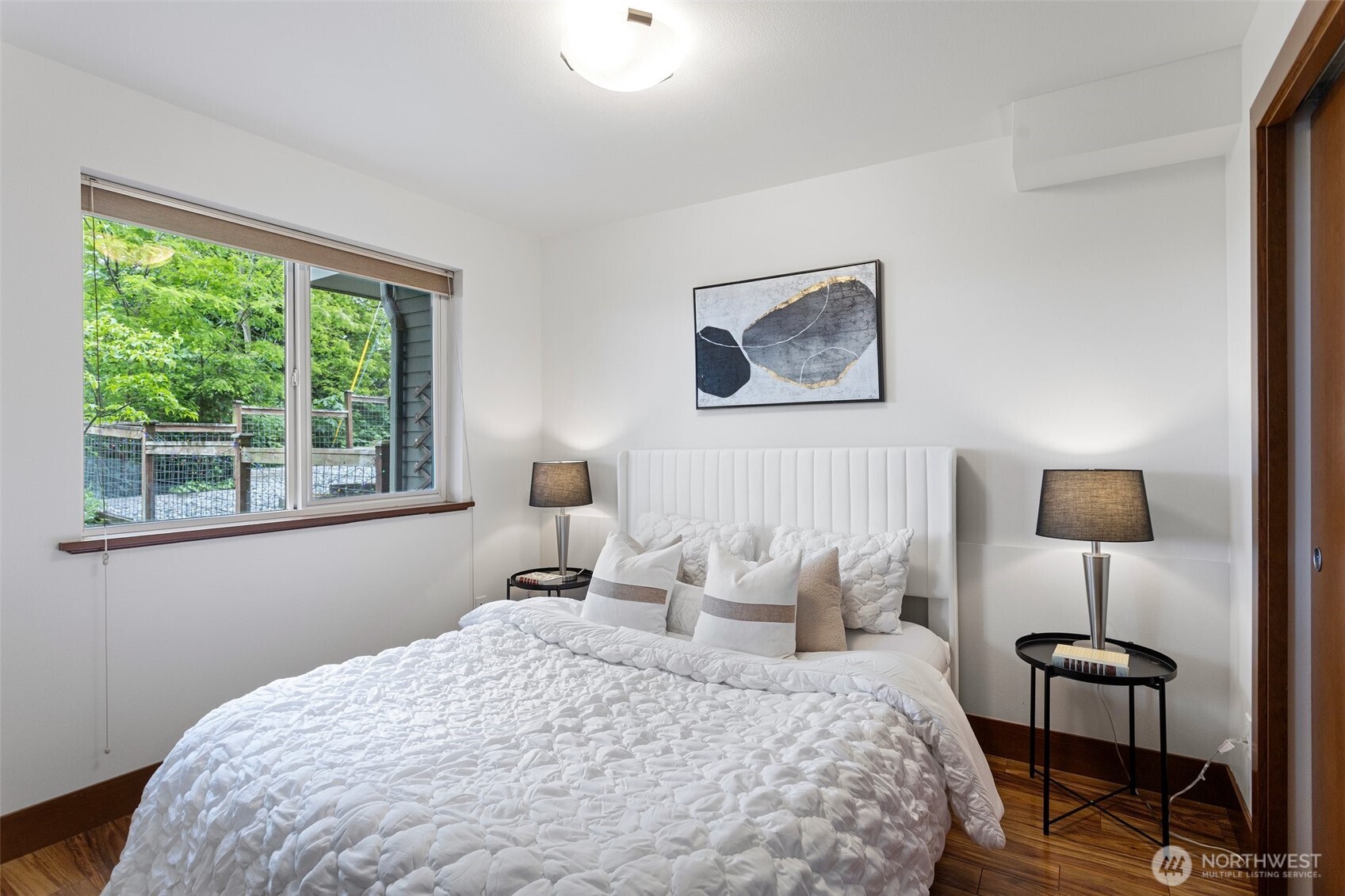 Seattle, Washington, 98109, United States, 3 Bedrooms Bedrooms, ,4 BathroomsBathrooms,Residential,For Sale,1976835