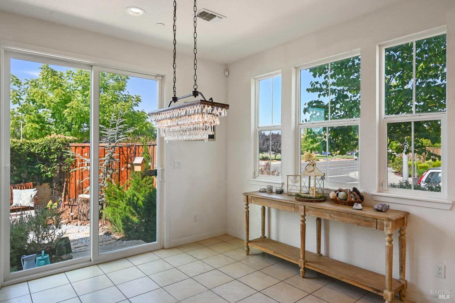 Rohnert Park, California, 94928, United States, 3 Bedrooms Bedrooms, ,3 BathroomsBathrooms,Residential,For Sale,1925027