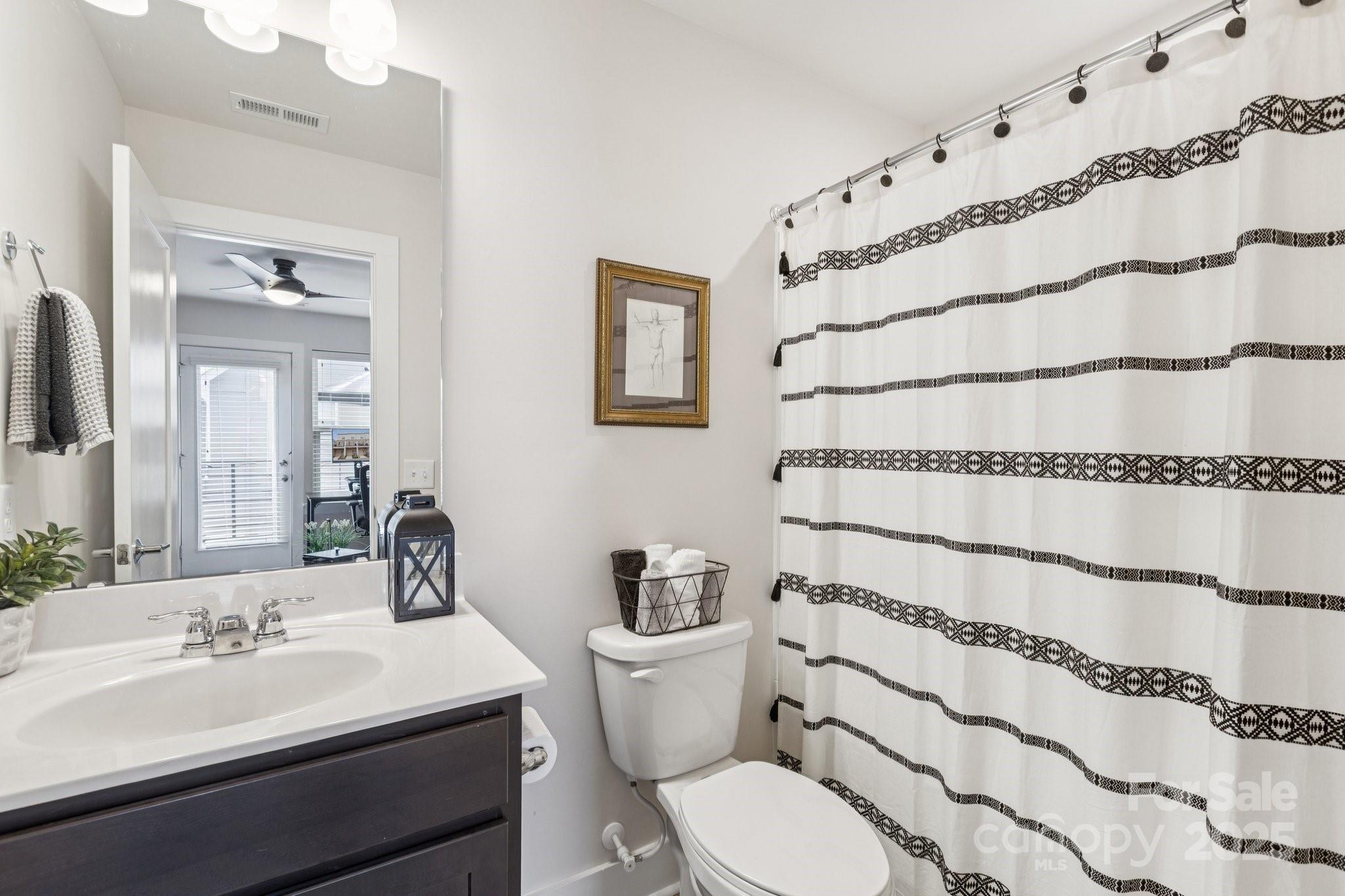 Charlotte, North Carolina, 28204, United States, 3 Bedrooms Bedrooms, ,4 BathroomsBathrooms,Residential,For Sale,1958271