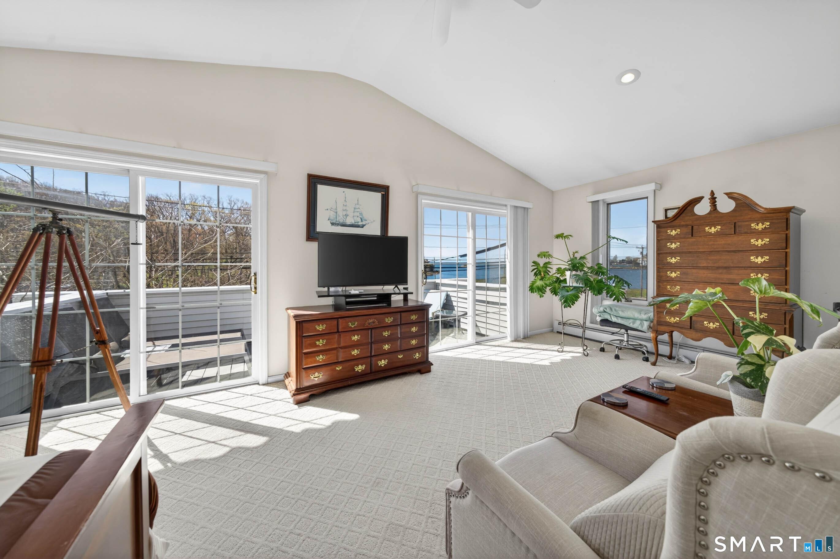 122, Connecticut, 06405, United States, 3 Bedrooms Bedrooms, ,2 BathroomsBathrooms,Residential,For Sale,2040354