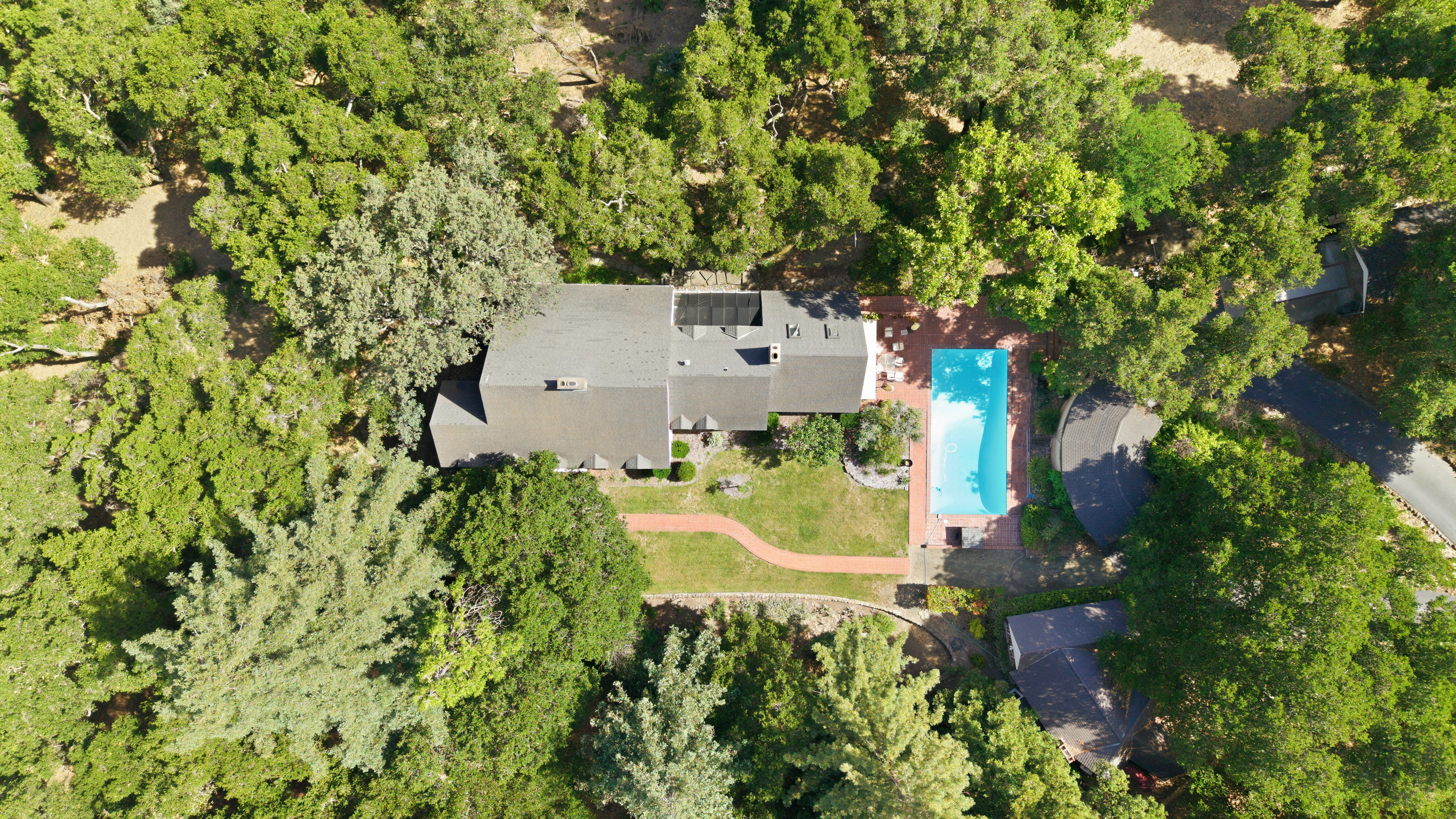  Extraordinary Acre Estate with Development Potential in a Prime Location - 物件實景