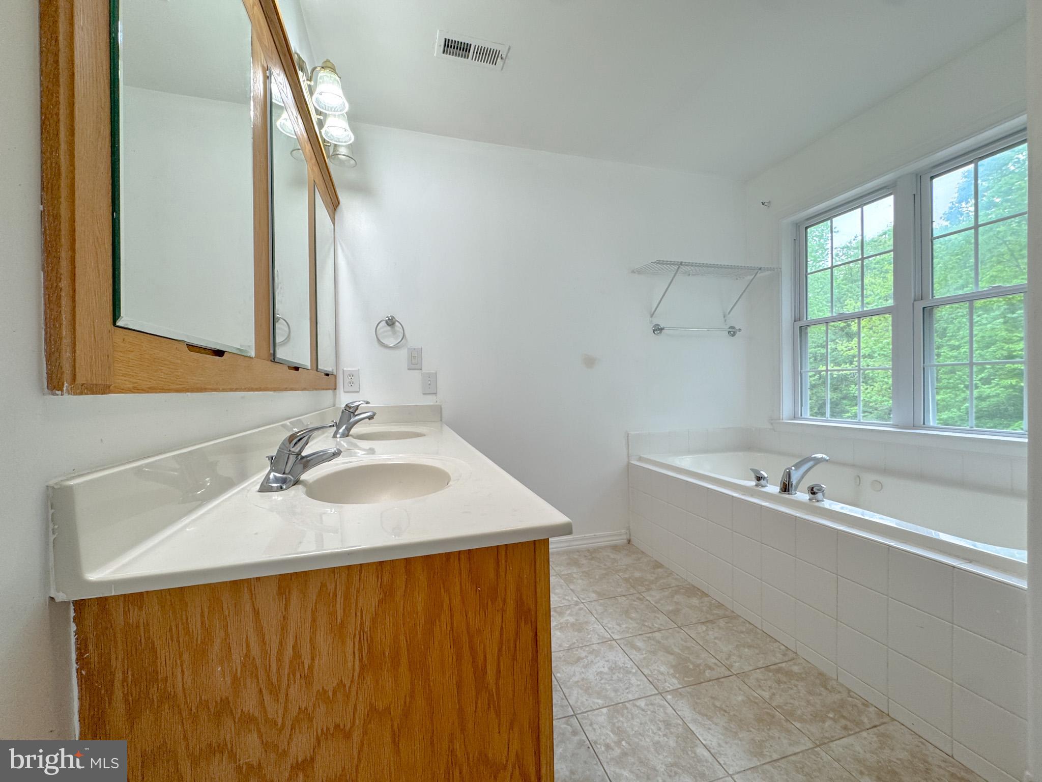 Fredericksburg, Virginia, 22408, United States, 5 Bedrooms Bedrooms, ,4 BathroomsBathrooms,Residential,For Sale,2043363