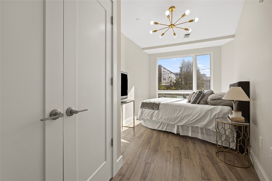 Lawrenceville, Pennsylvania, 15201, United States, 2 Bedrooms Bedrooms, ,2 BathroomsBathrooms,Residential,For Sale,1960750