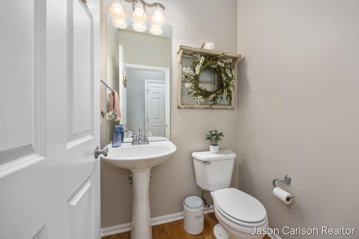 Caledonia, Michigan, 49316, United States, 4 Bedrooms Bedrooms, ,3 BathroomsBathrooms,Residential,For Sale,2008089