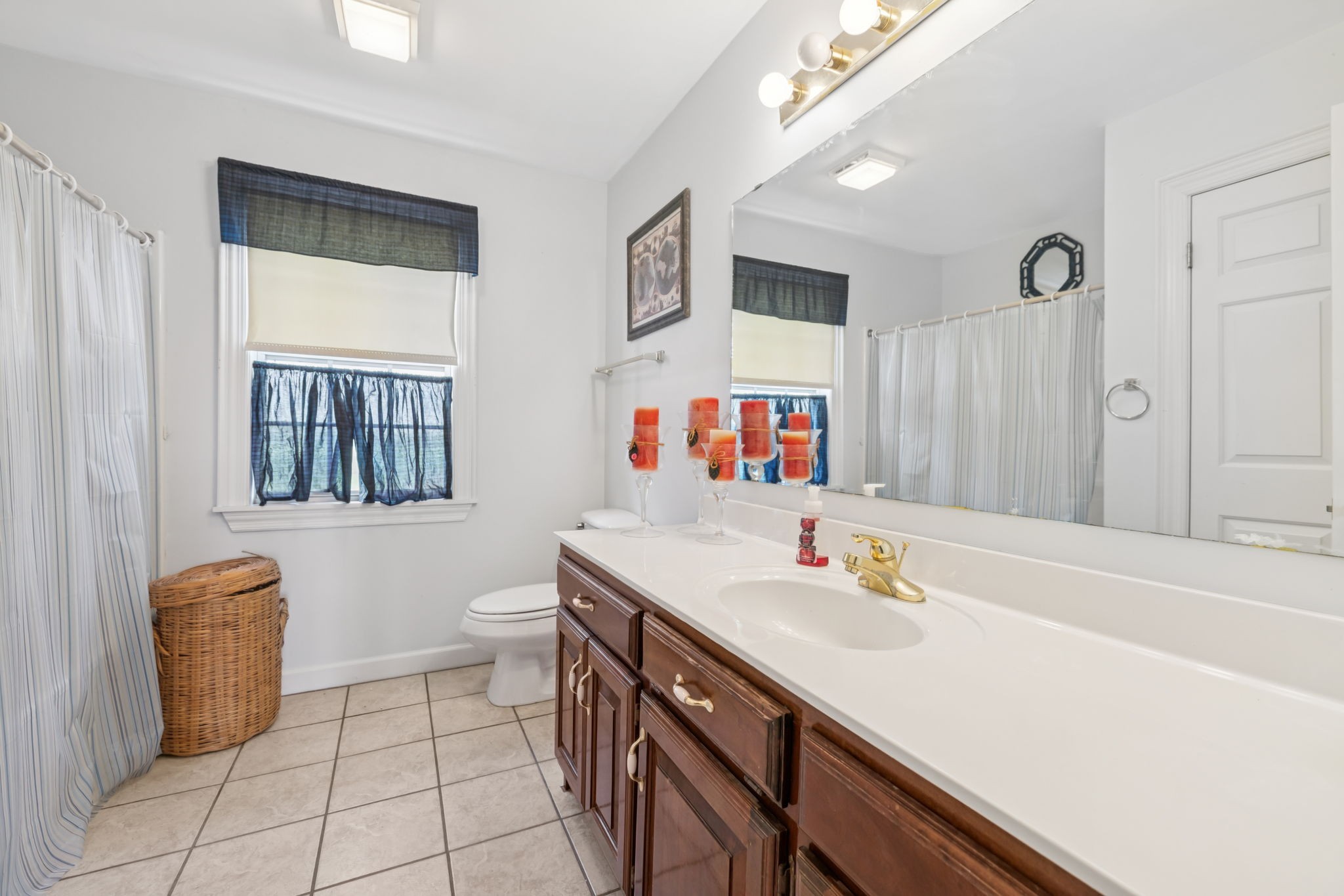 Lawrenceburg, Tennessee, 38464, United States, 5 Bedrooms Bedrooms, ,4 BathroomsBathrooms,Residential,For Sale,1967906