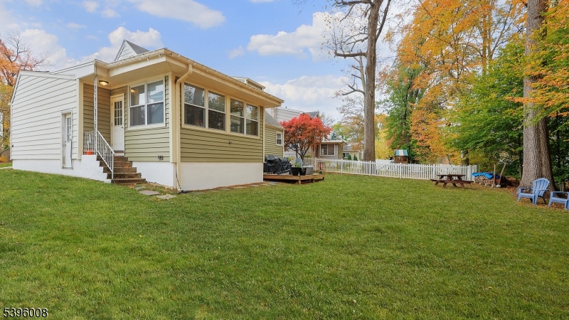 Cranford Twp., New Jersey, 07016, United States, 4 Bedrooms Bedrooms, ,2 BathroomsBathrooms,Residential,For Sale,1989171