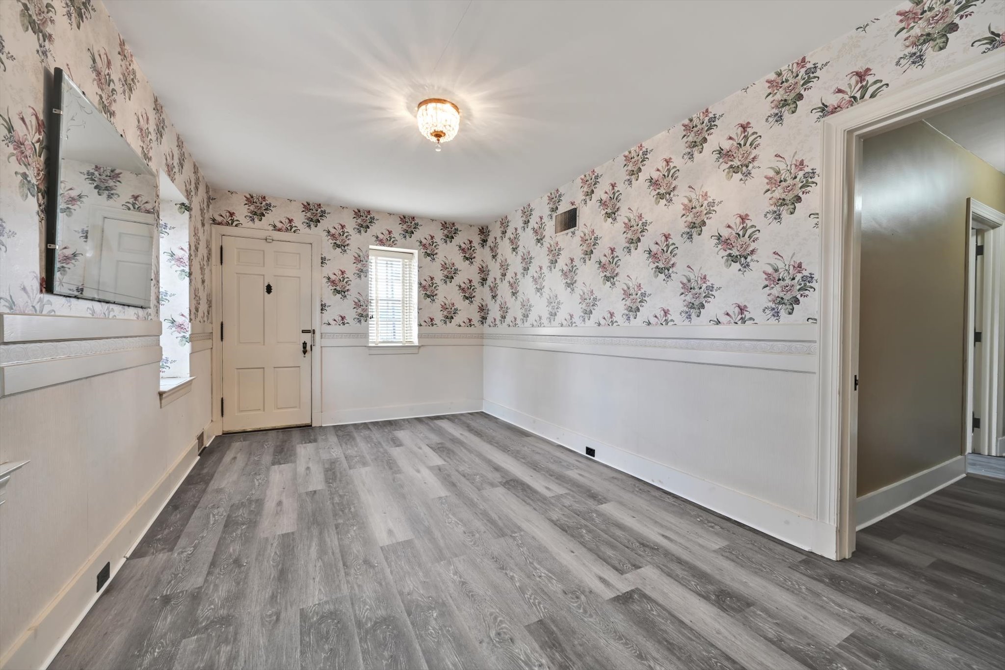 Reading, Pennsylvania, 19607, United States, 6 Bedrooms Bedrooms, ,3 BathroomsBathrooms,Residential,For Sale,2008158