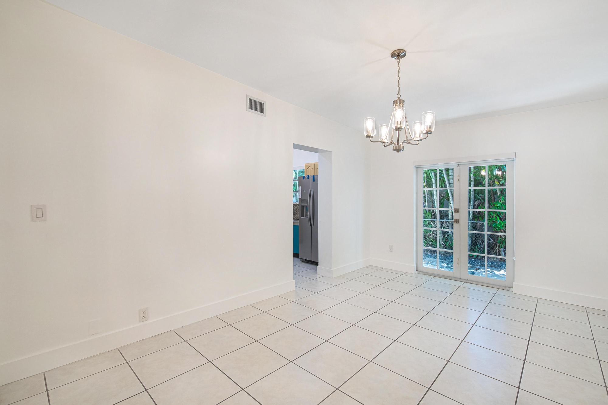 Coral Gables, Florida, 33134, United States, 3 Bedrooms Bedrooms, ,2 BathroomsBathrooms,Residential,For Sale,1975593