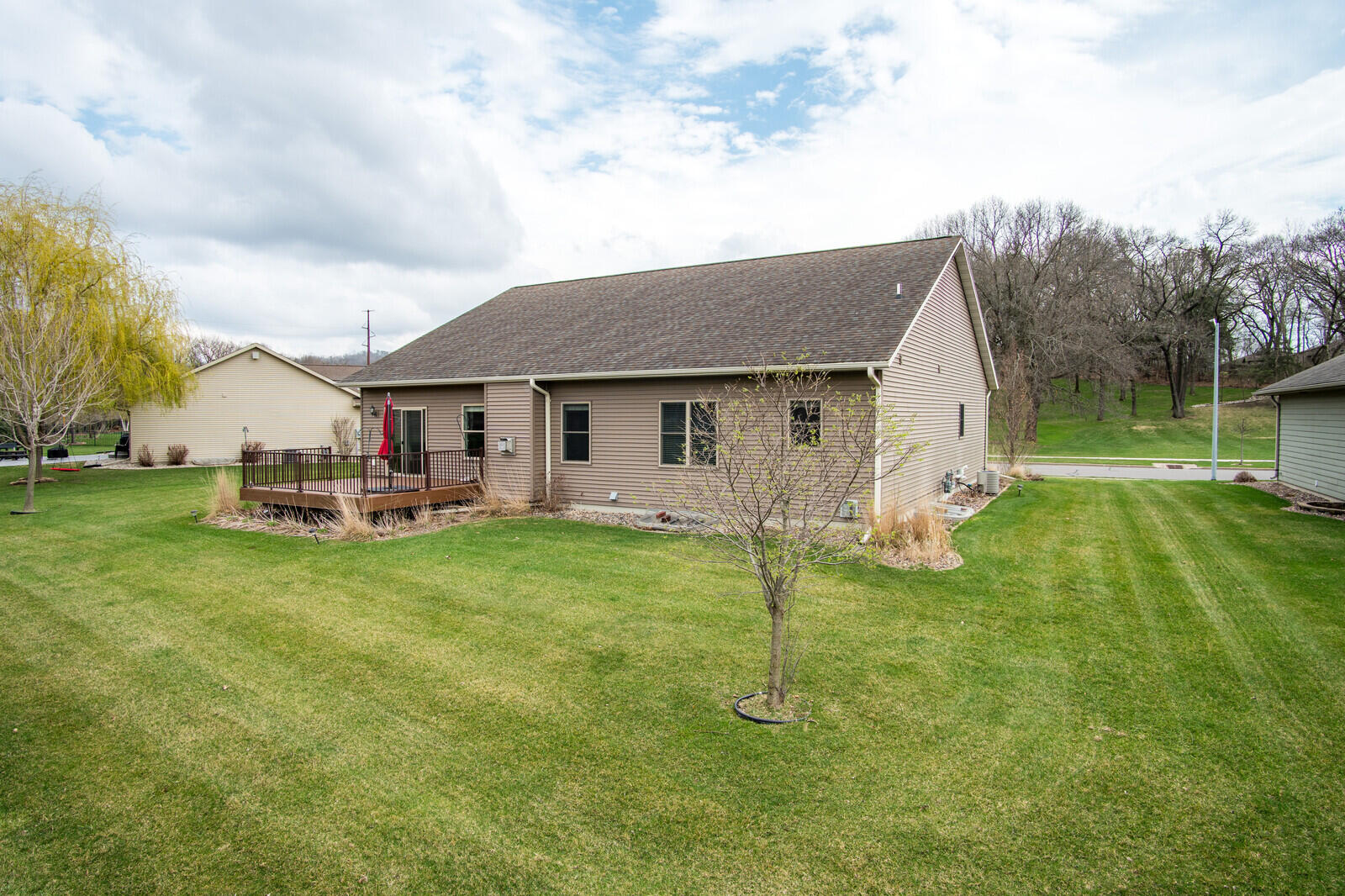 Onalaska, Wisconsin, 54650, United States, 3 Bedrooms Bedrooms, ,3 BathroomsBathrooms,Residential,For Sale,2037961