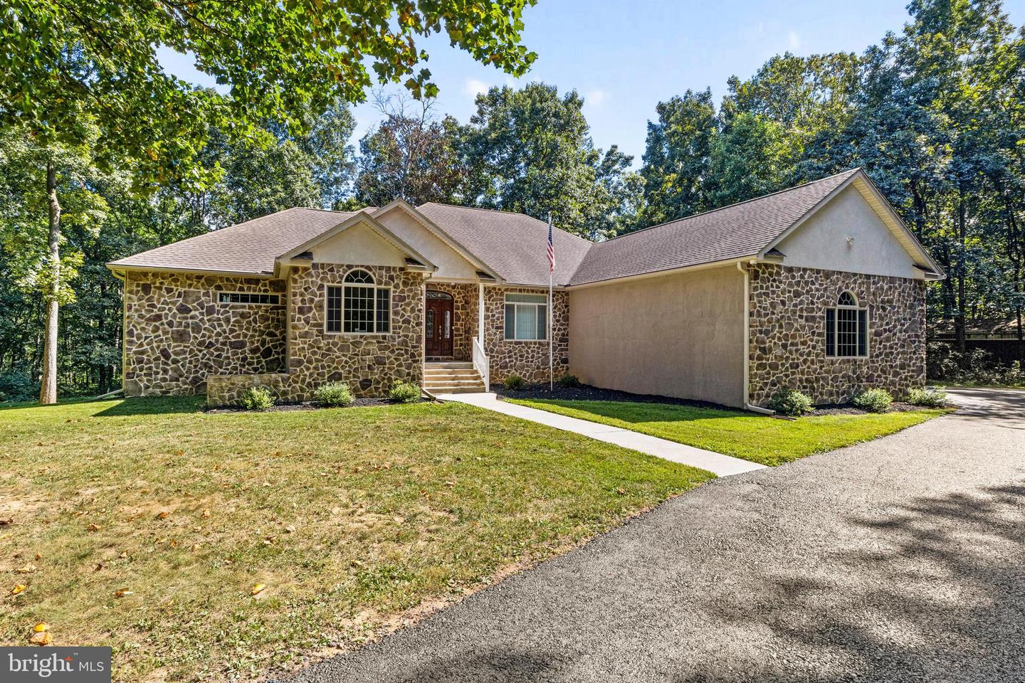 Spring Grove, Pennsylvania, 17362, United States, 3 Bedrooms Bedrooms, ,3 BathroomsBathrooms,Residential,For Sale,1827920
