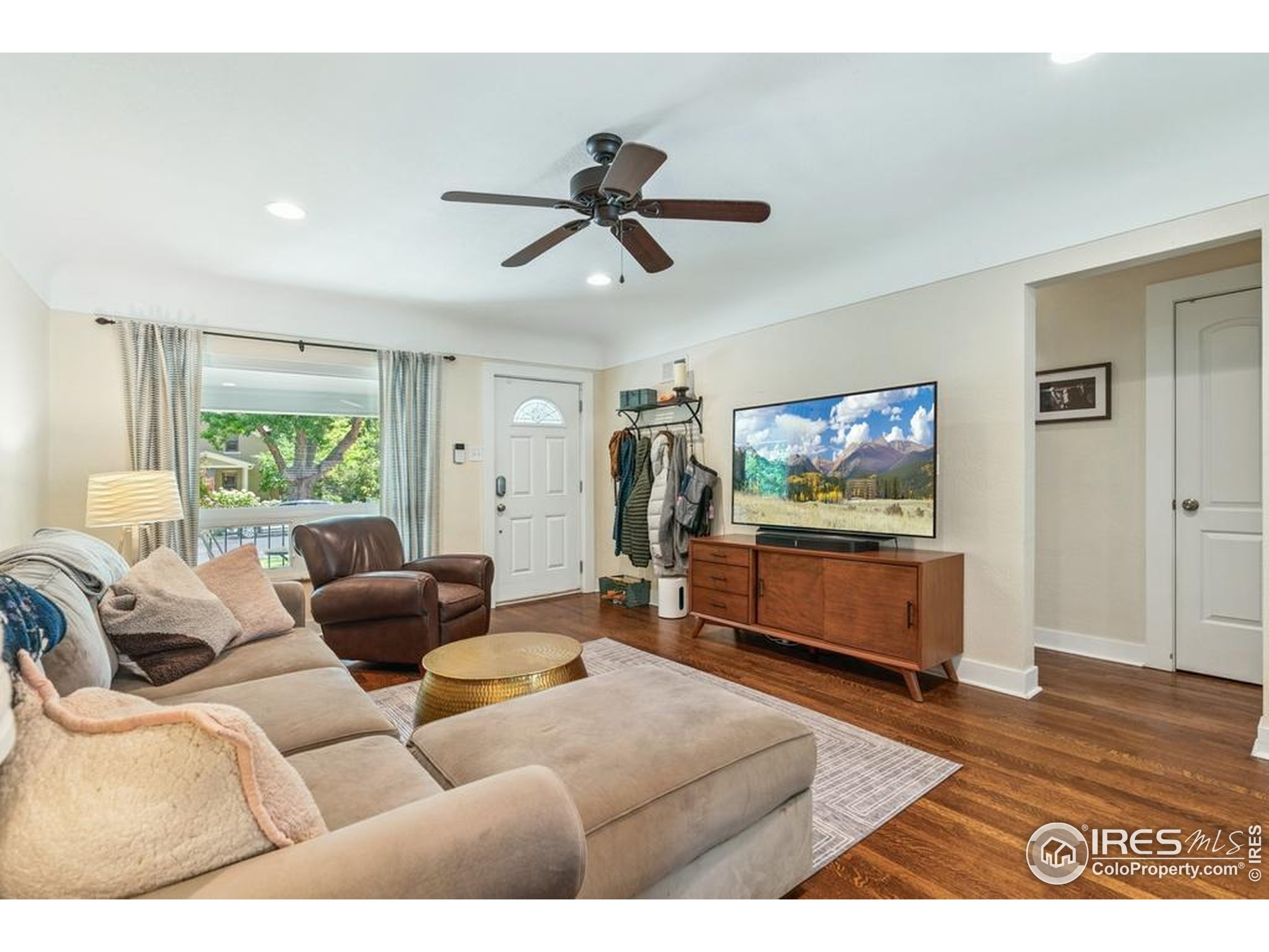 Denver, Colorado, 80220, United States, 4 Bedrooms Bedrooms, ,2 BathroomsBathrooms,Residential,For Sale,1901217